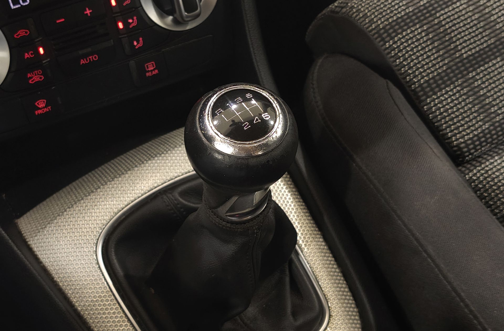 Audi Q3 Advanced 2.0 TDI - foto 5
