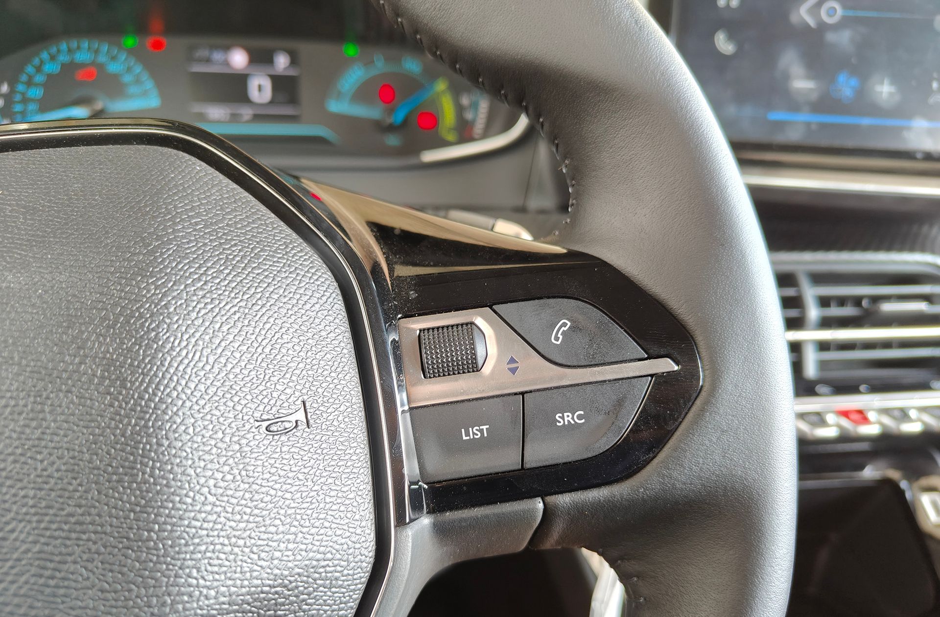 Peugeot 208 Style Hybrid 100 eDCS6 - foto 26