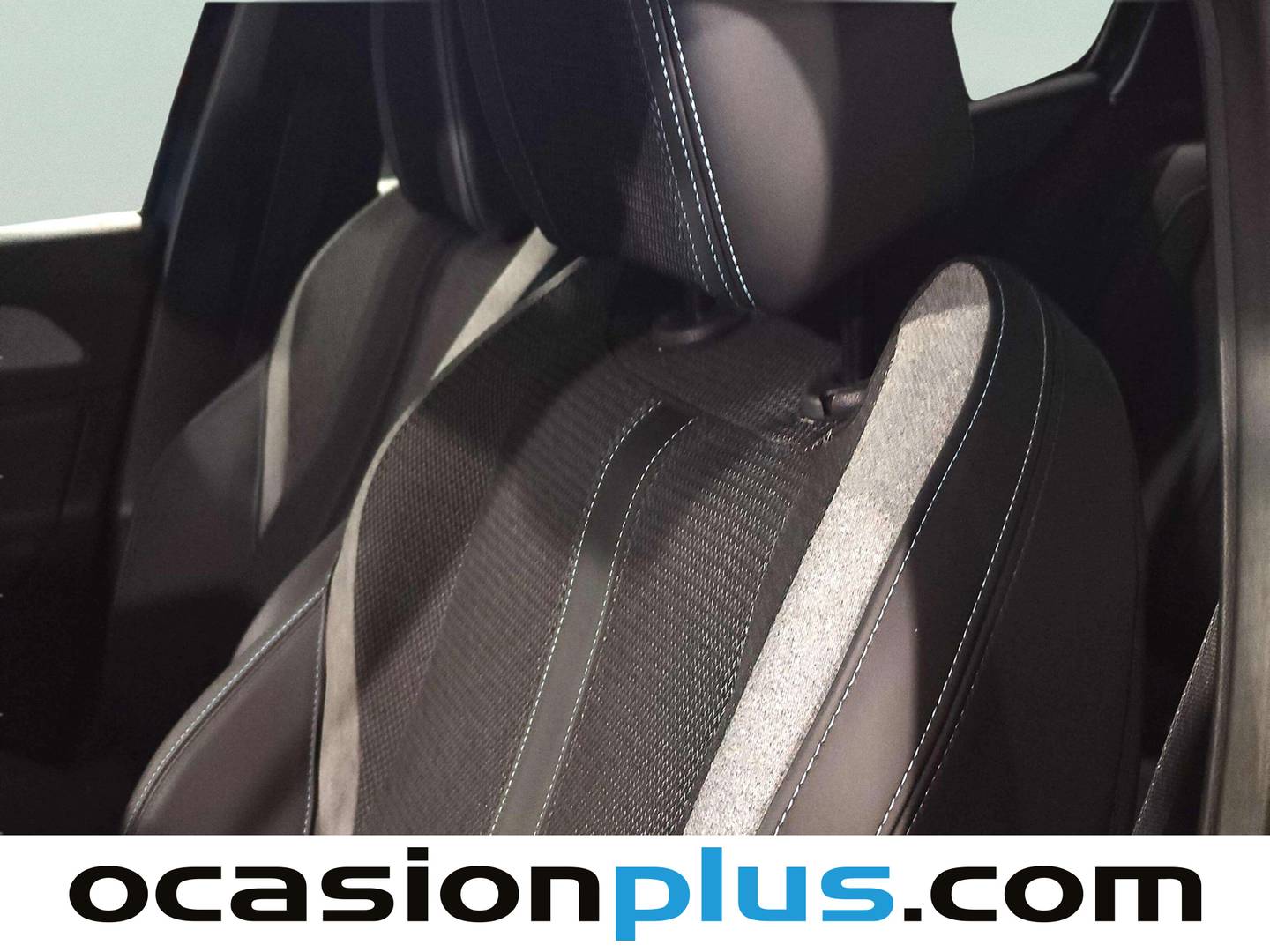 Extras y acabados del Peugeot 408 Peugeot 408 Allure Hybrid 145 eDCS6 (145 CV)