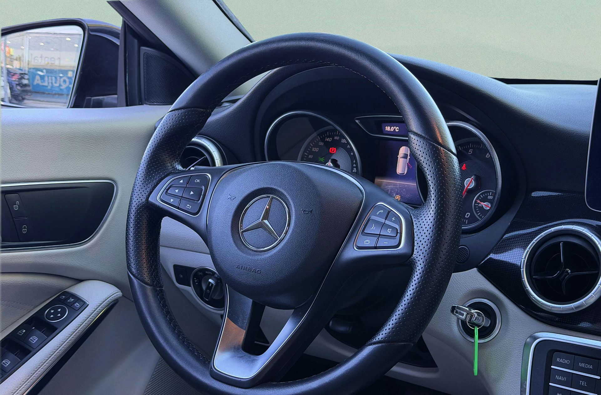 Mercedes-Benz CLA Shooting Brake 180 - foto 23