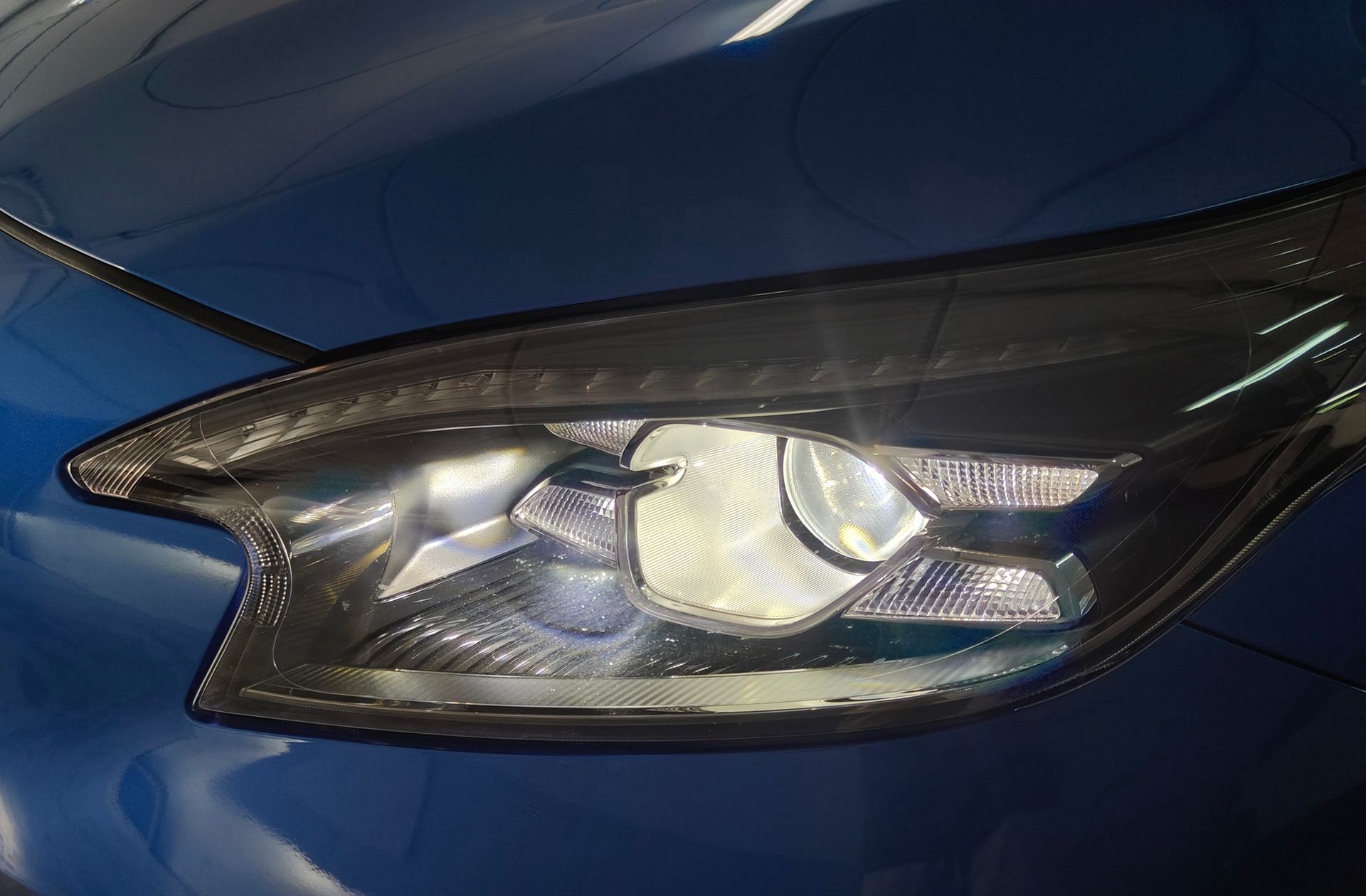 Kia XCeed 1.5 MHEV iMT Emotion - foto 18