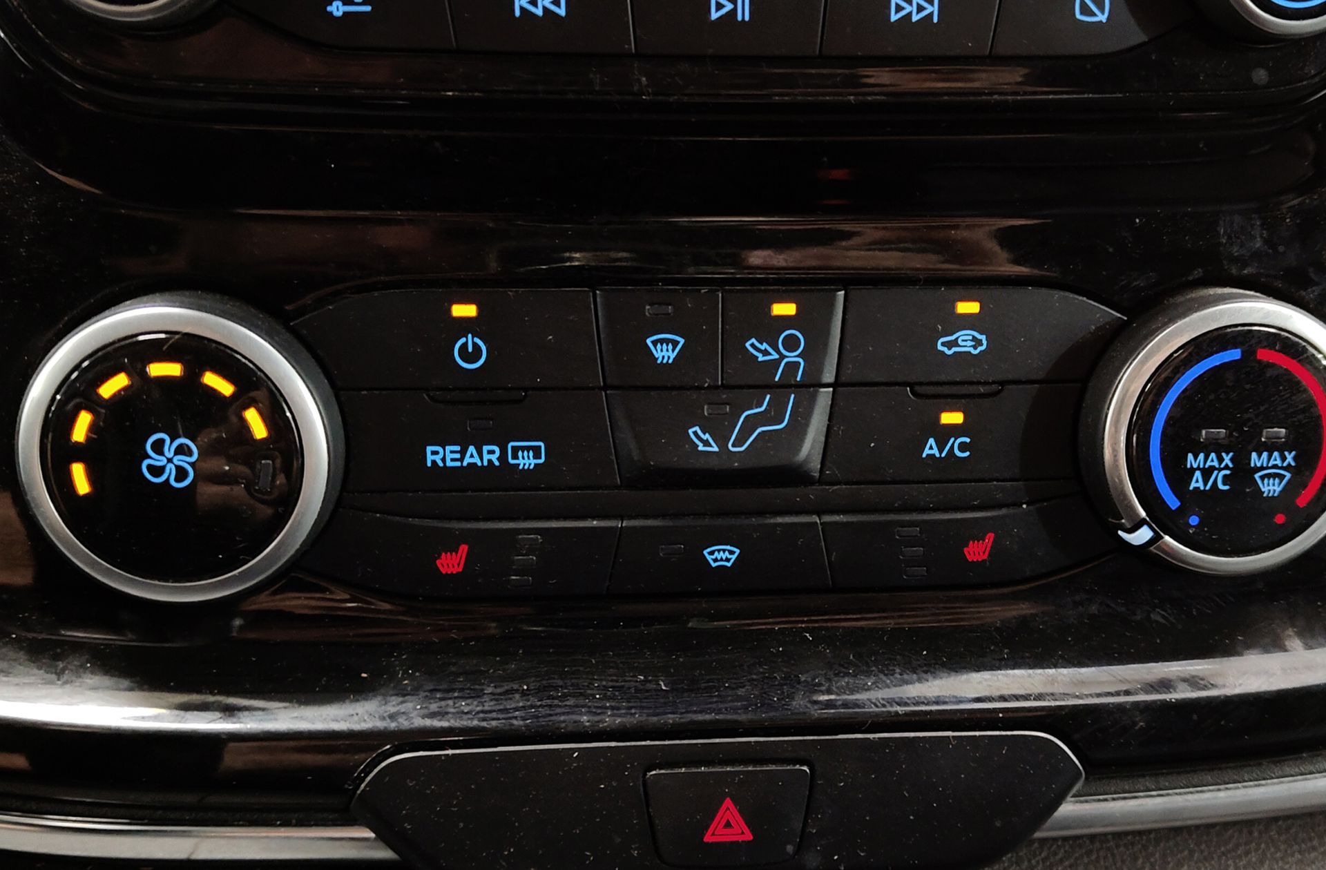 Ford Tourneo Custom 2.0 EcoBlue L1 Titanium 7 plazas - foto 29