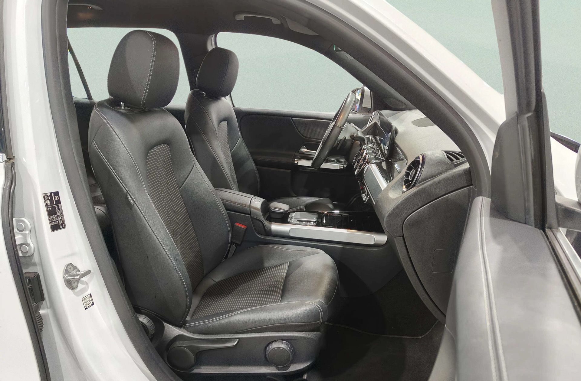 Mercedes-Benz GLB 220 D 4Matic DCT - foto 21
