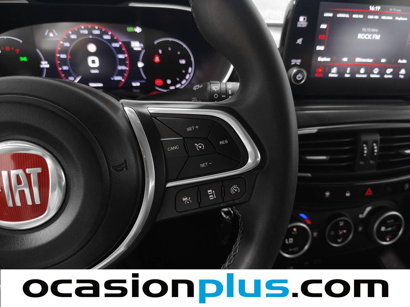 Paquetes del Fiat Tipo Fiat Tipo 1.0 Cross (100 CV)