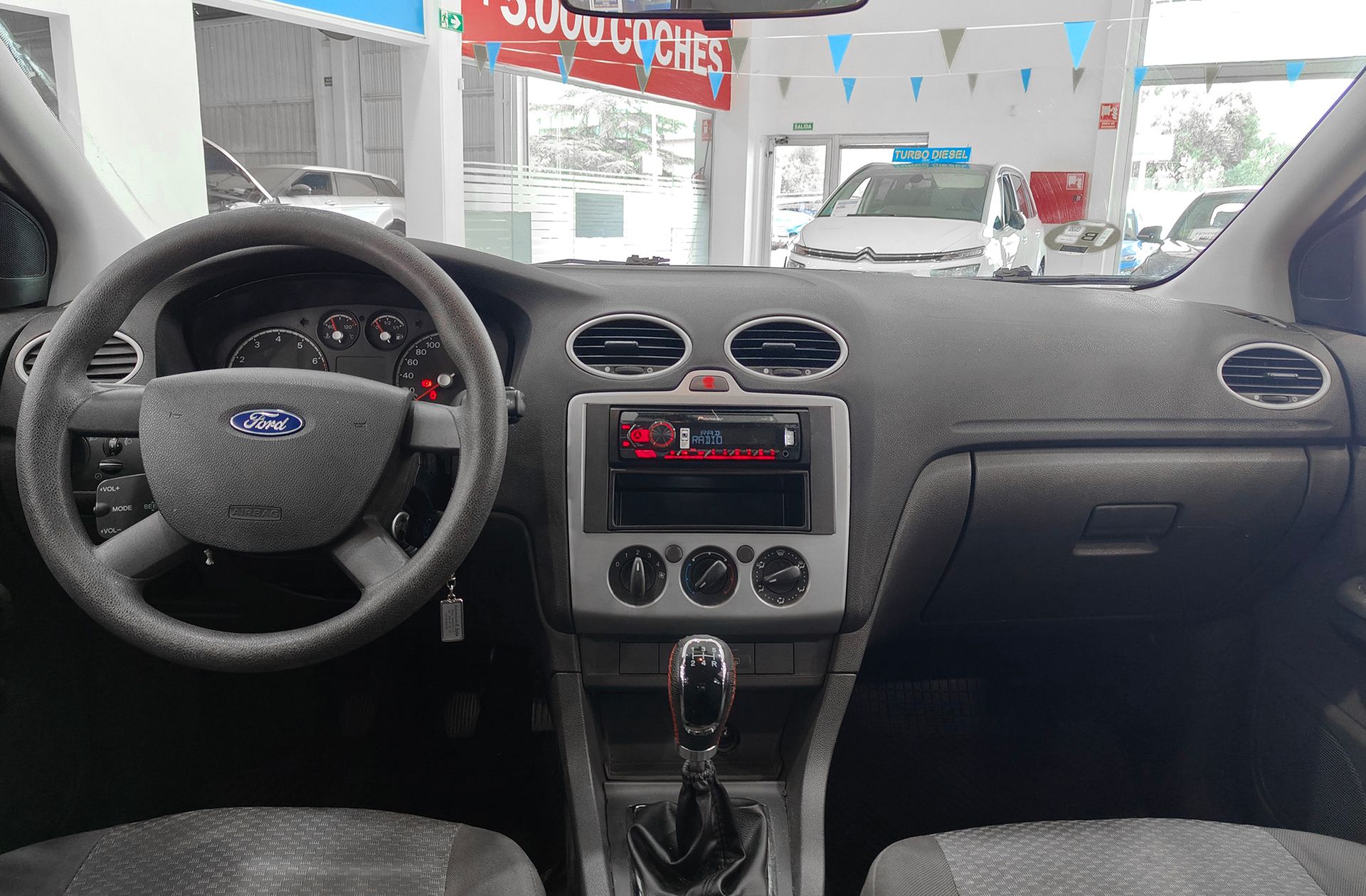 Ford Focus 1.6 Trend - foto 6