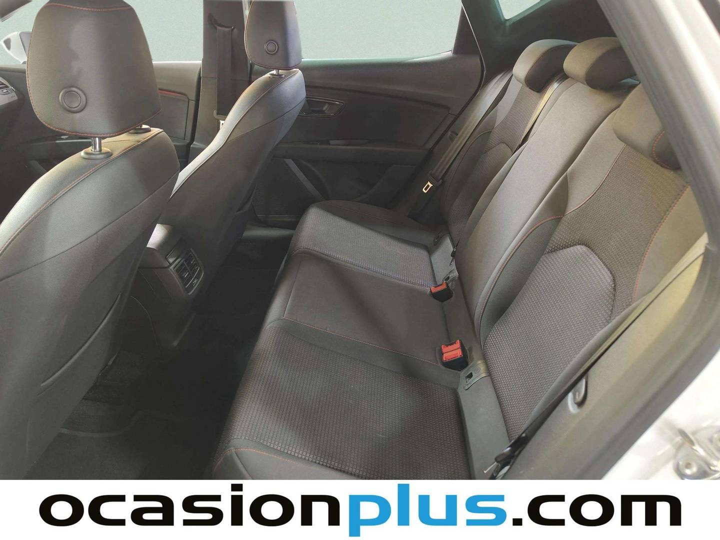 Foto asientos traseros Seat León Seat León 1.5 TSI S&S FR Black Edition (150 CV)
