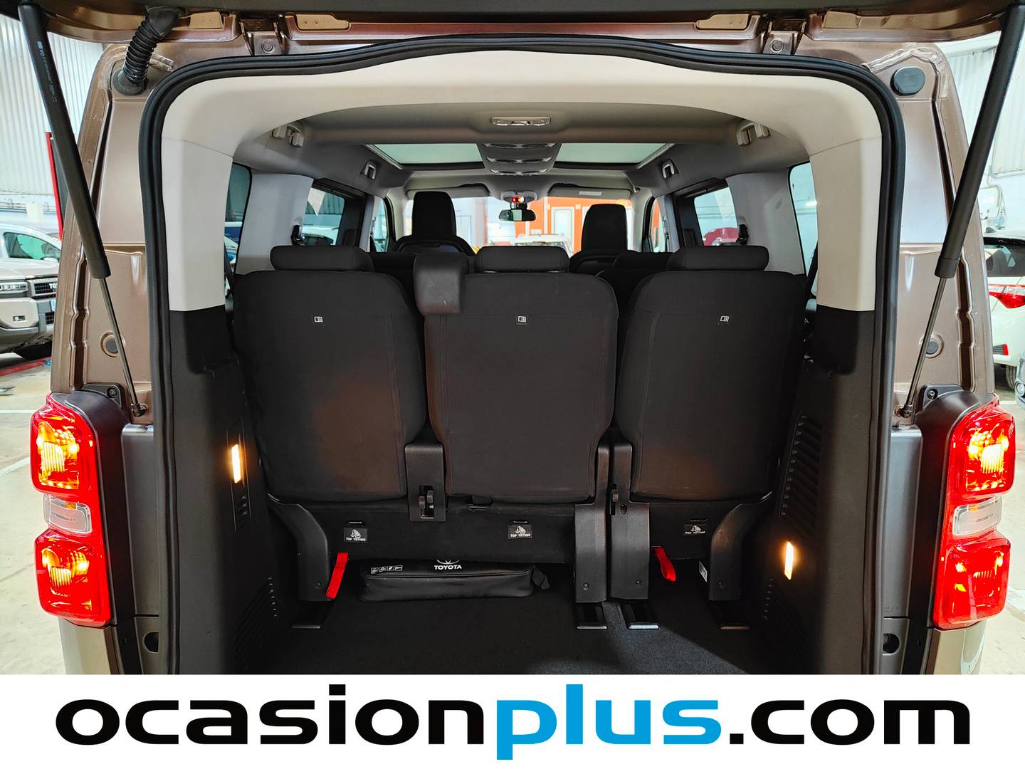 Foto Toyota Proace Verso Toyota Proace Verso Combi 2.0D Family Advance Pack Auto (177 CV) 8 PLAZAS siete plazas