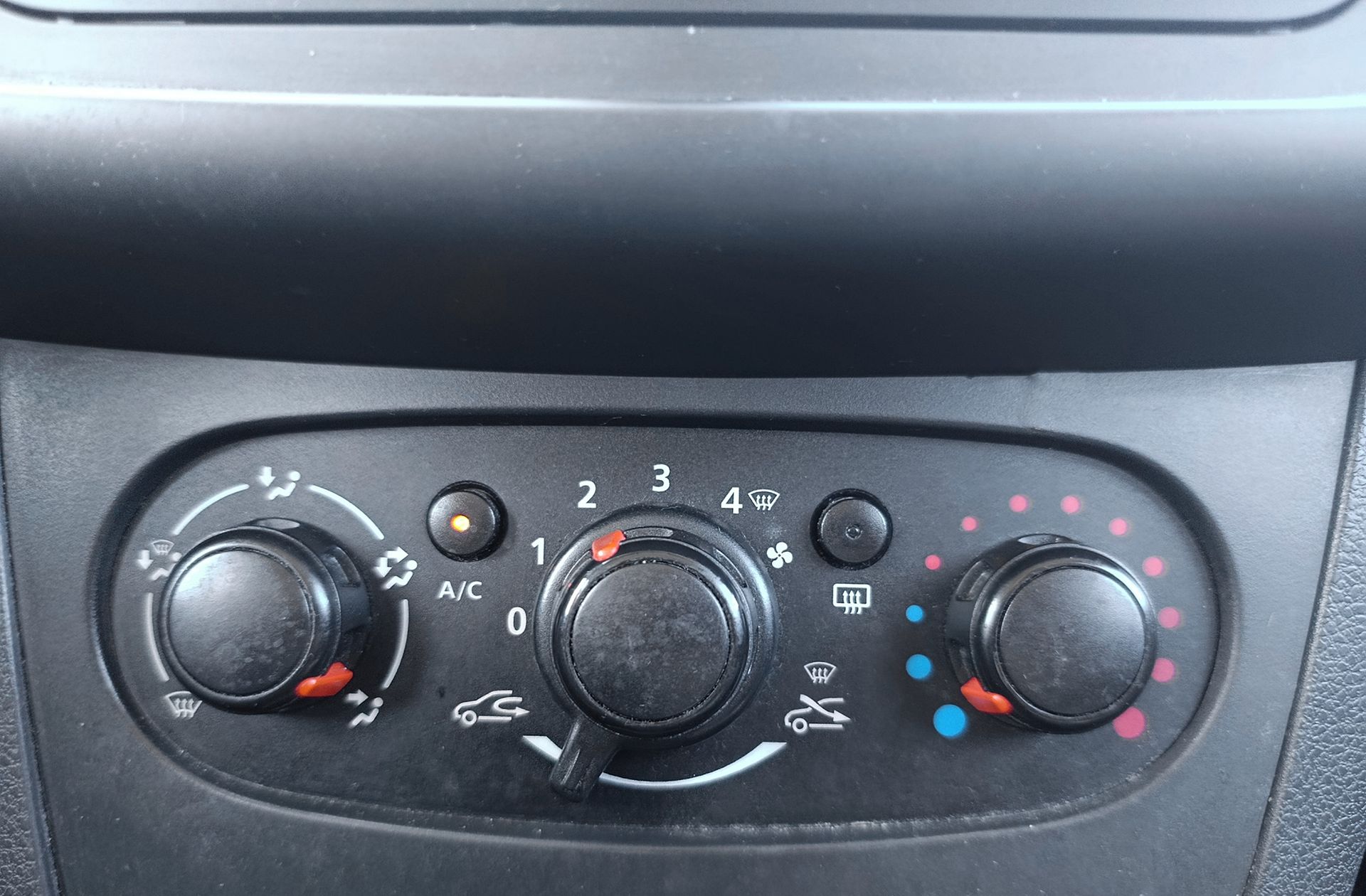 Dacia Sandero 1.2 Ambiance - foto 23