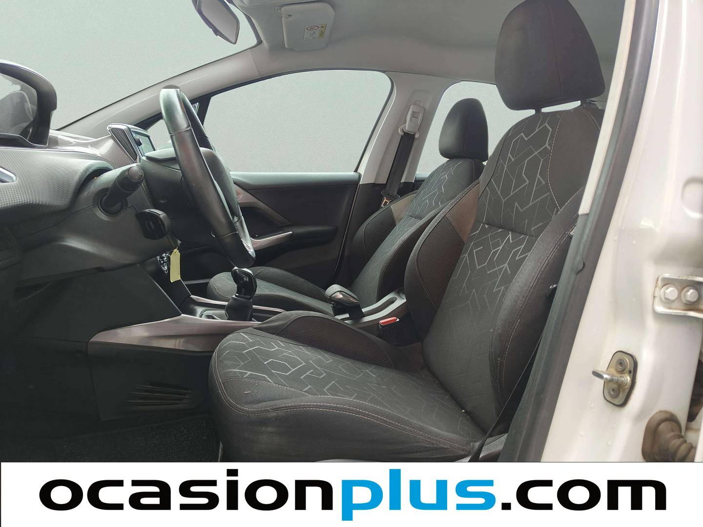 Foto asientos delanteros Peugeot 2008 Peugeot 2008 VTI 82 Active (82 CV)