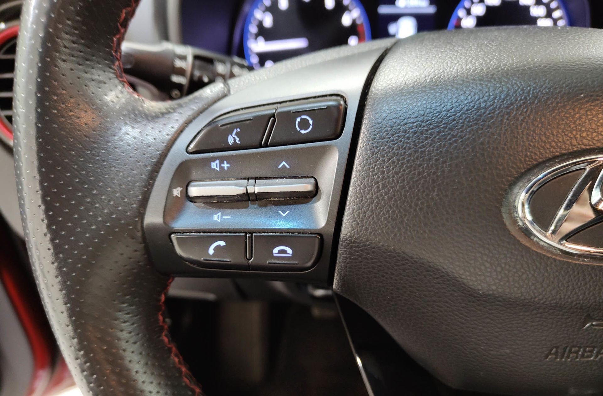 Hyundai Kona 1.0 T-GDi Tecno 4x2 AEB - foto 28