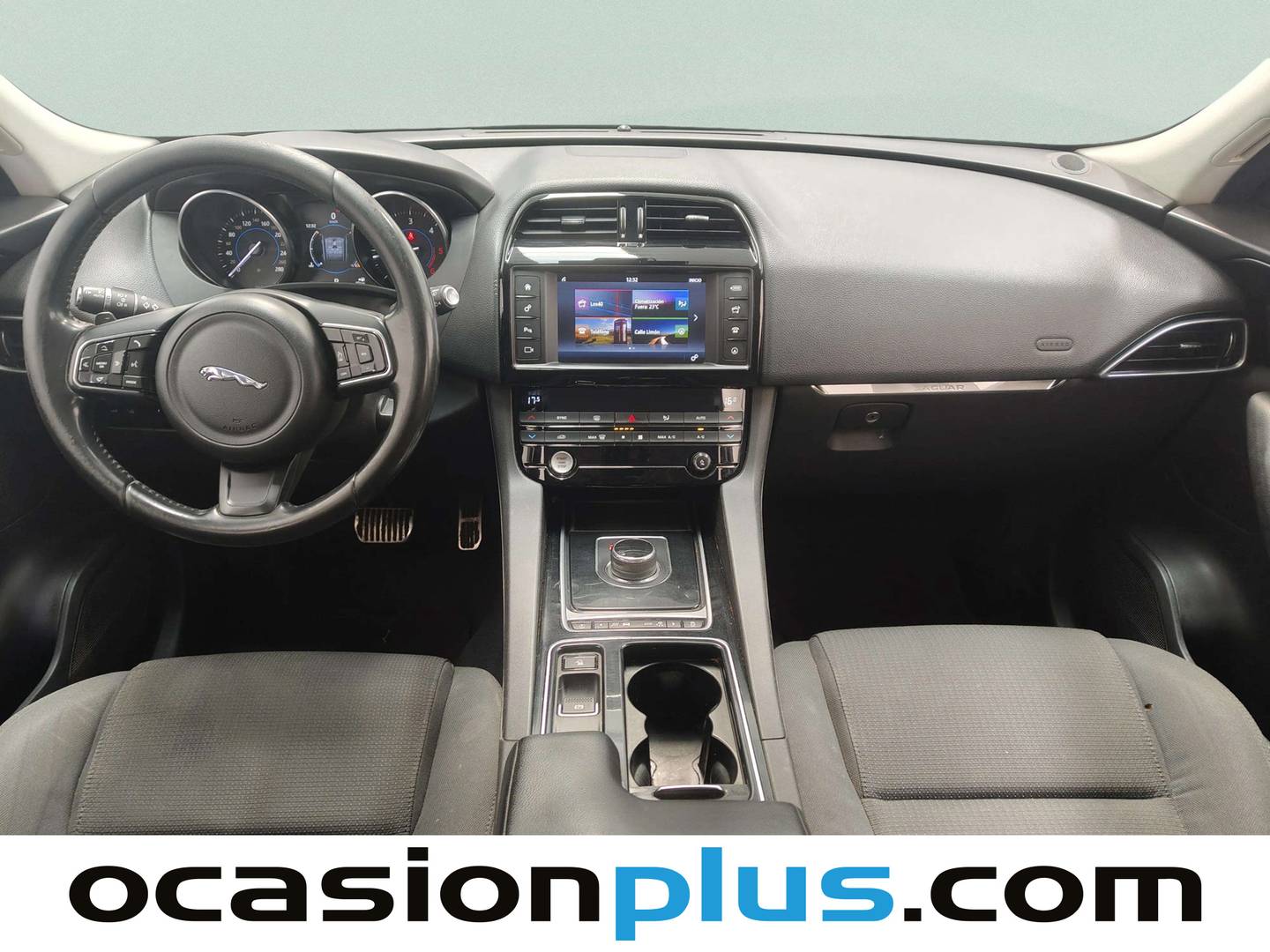 Foto Jaguar F-Pace Jaguar F-PACE 2.0L i4D Pure AWD Auto (180 CV)