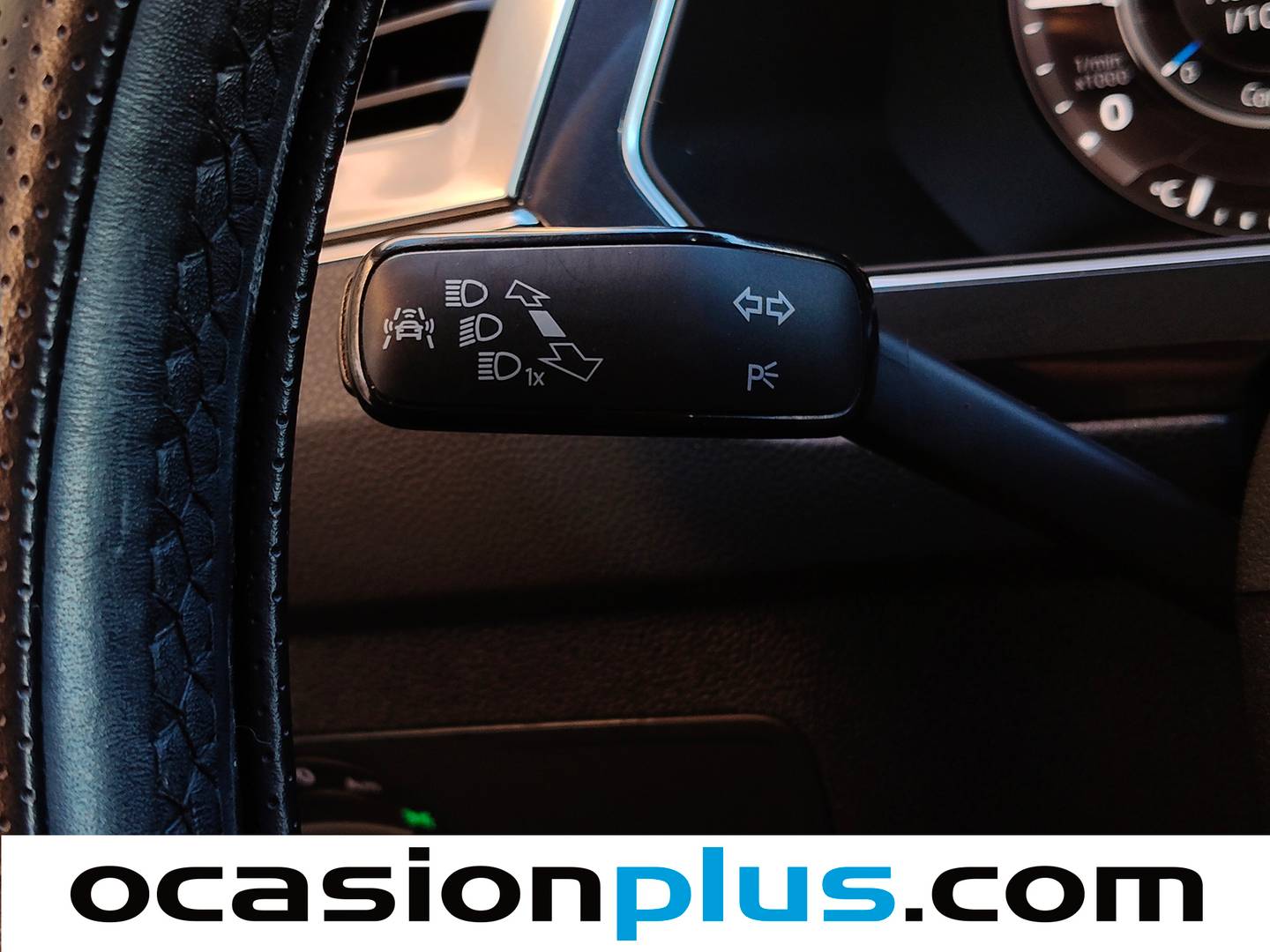 Foto Volkswagen Tiguan Volkswagen Tiguan Sport 2.0 TDI (150 CV) DSG Pack R-Line