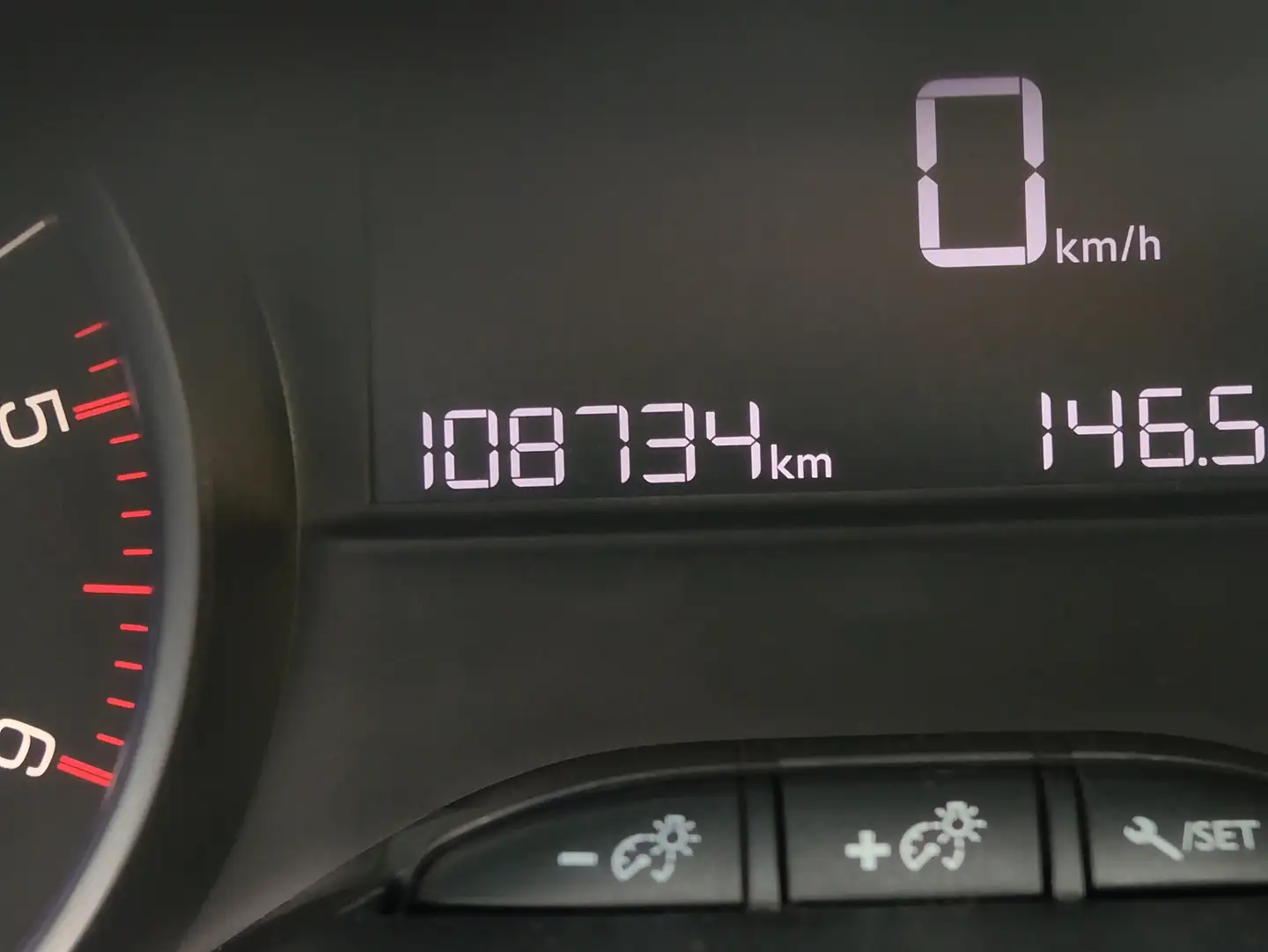 Foto Peugeot 2008 Peugeot 2008 BlueHDi 100 S&S Active (100 CV)