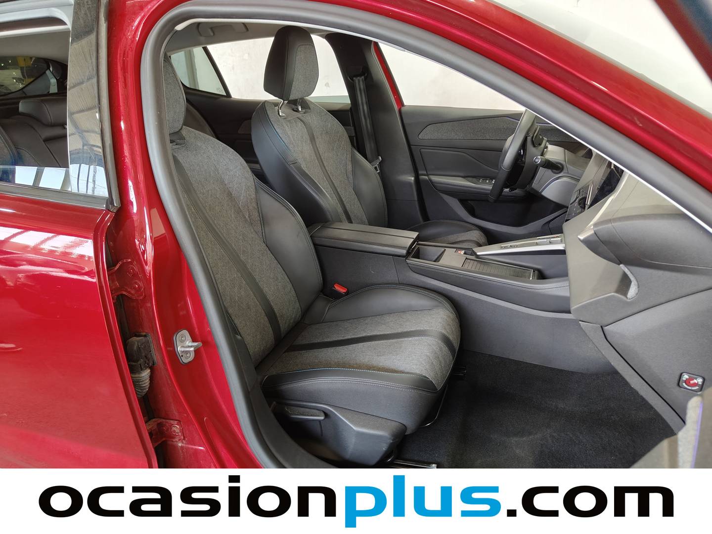 Foto Peugeot 408 Peugeot 408 Puretech 130 Allure Pack EAT8 (130 CV)