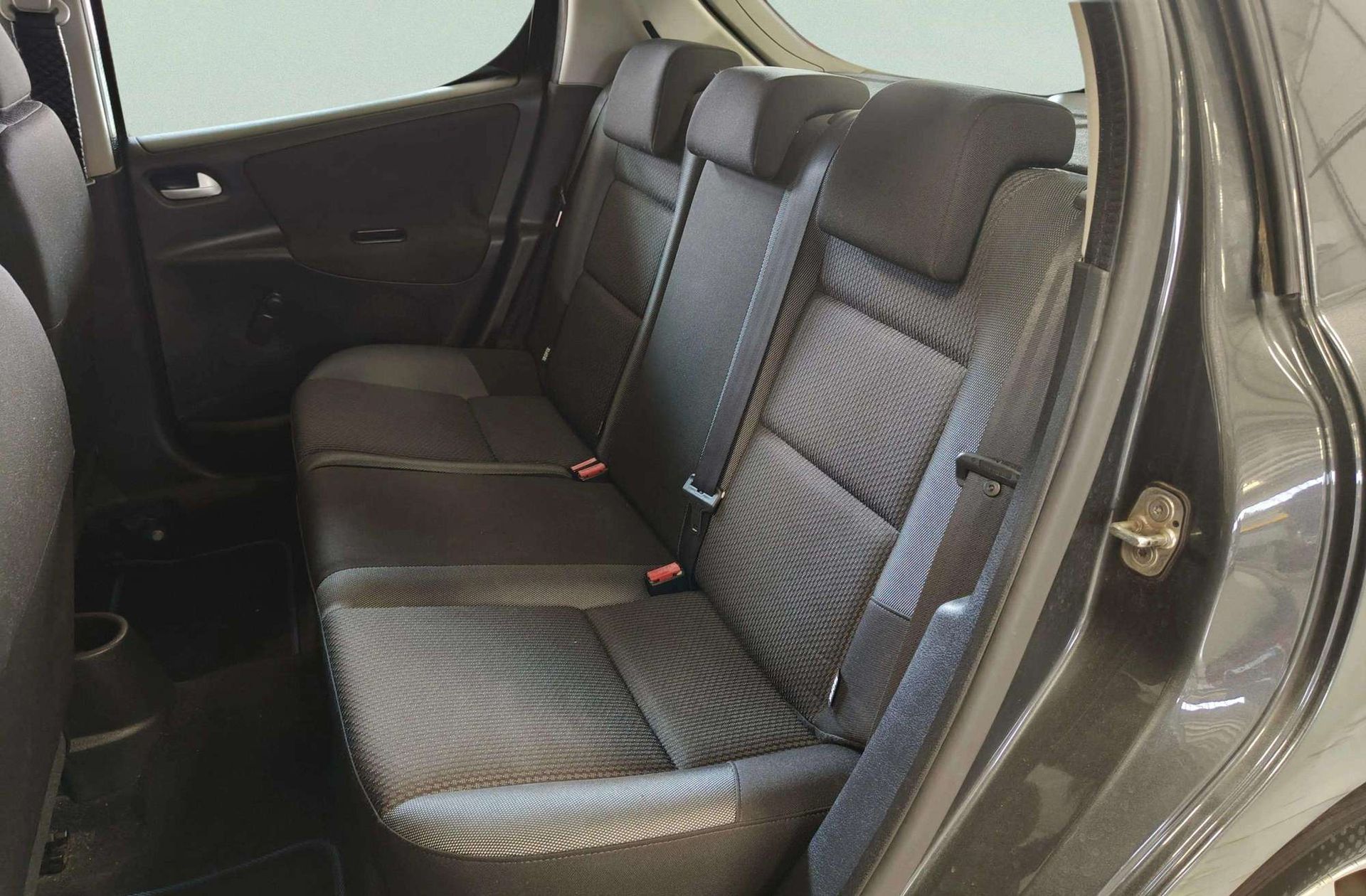Peugeot 207 1.4 HDi Active FAP - foto 9