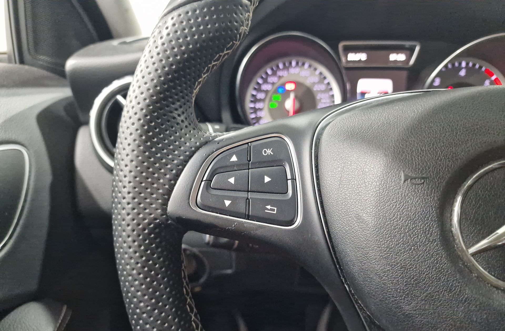 Mercedes-Benz GLA 200 d Style - foto 27