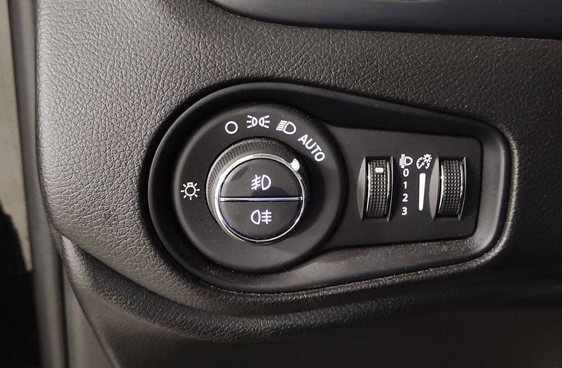 Jeep Renegade eHybrid 1.5 Altitude DCT - foto 22