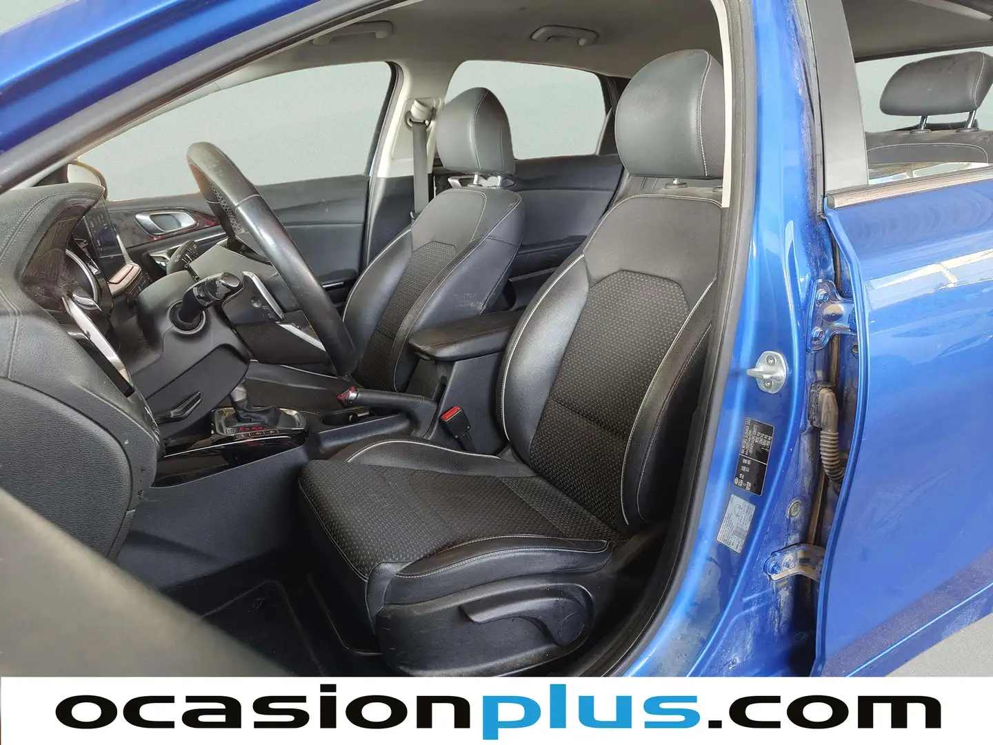 Foto KIA Ceed Kia Ceed 1.4 T-GDi Tech DCT (140 CV)