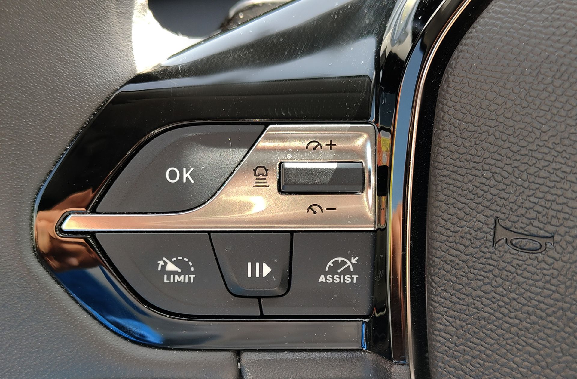 Peugeot 408 Allure Hybrid eDCS6 - foto 26