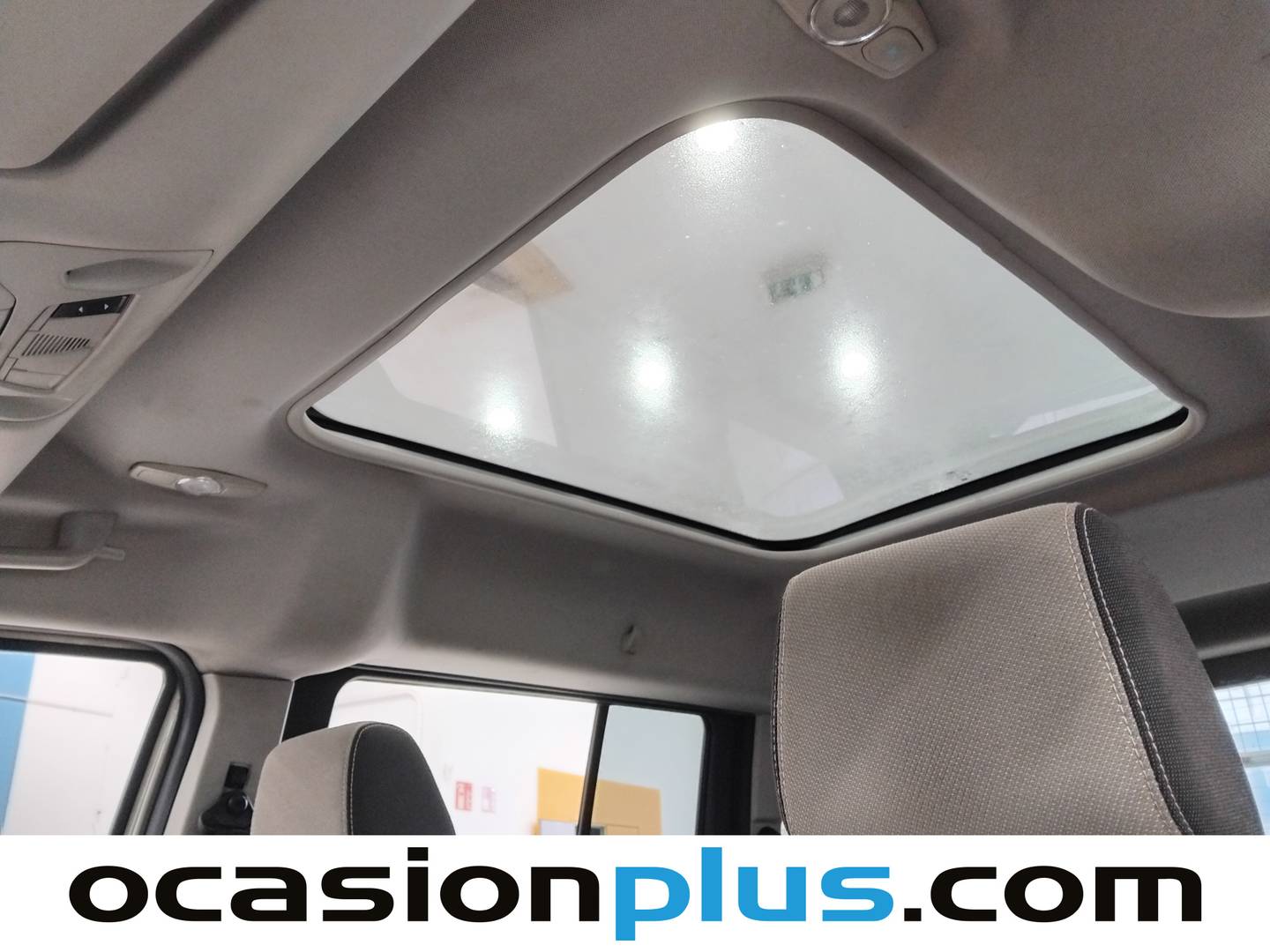 Extras y acabados del Ford Grand Tourneo Connect Ford Grand Tourneo Connect 1.5 TDCi Titanium Auto 7 Plazas (120 CV)