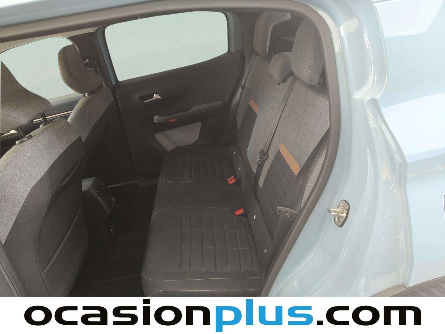 Foto asientos delanteros Citroën C3 Aircross Citroën C3 Aircross Hybrid 145 Plus e-DCS6 (145 CV)
