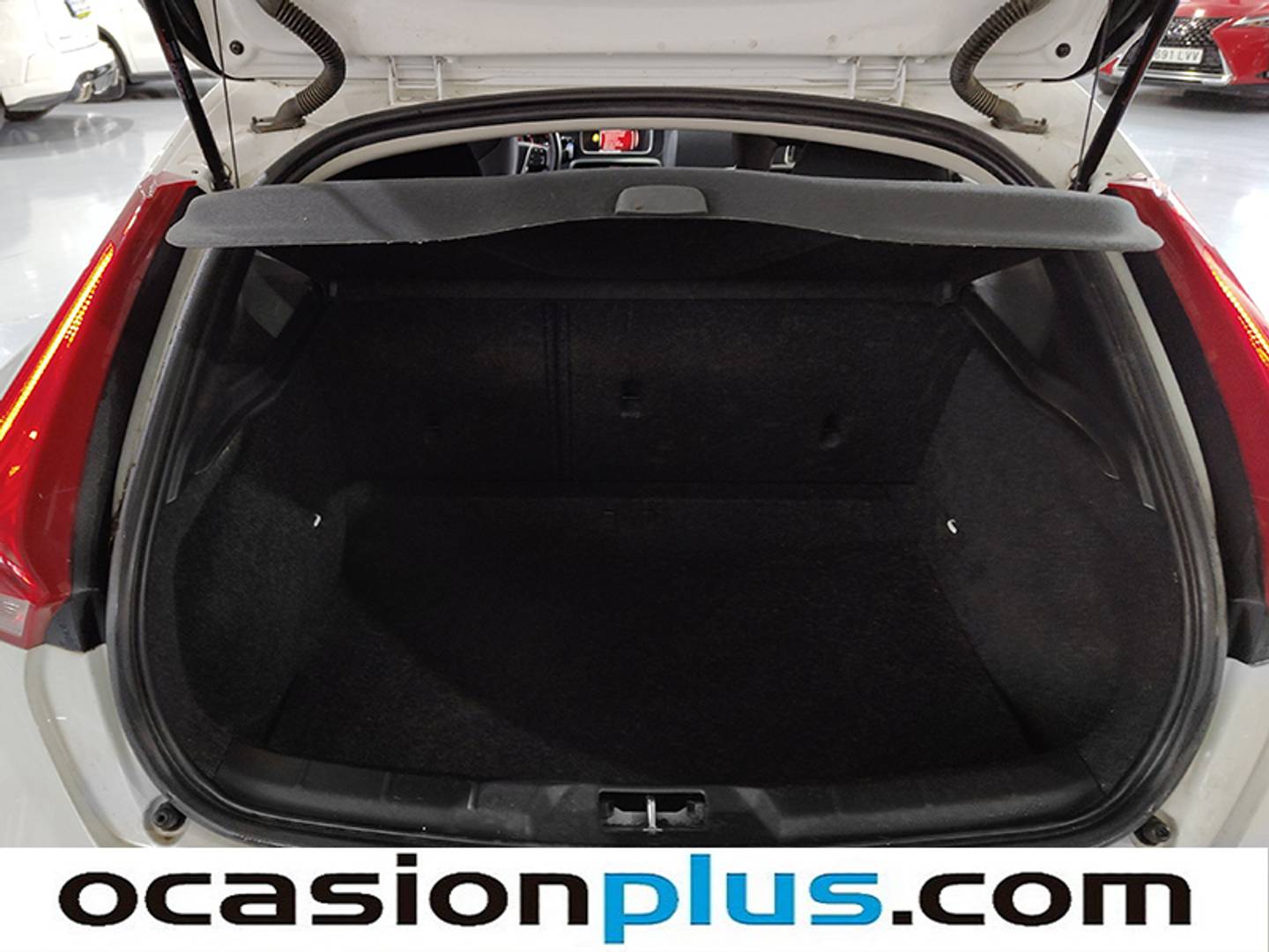 Foto Volvo V40 Volvo V40 D3 Momentum Auto (150 CV)