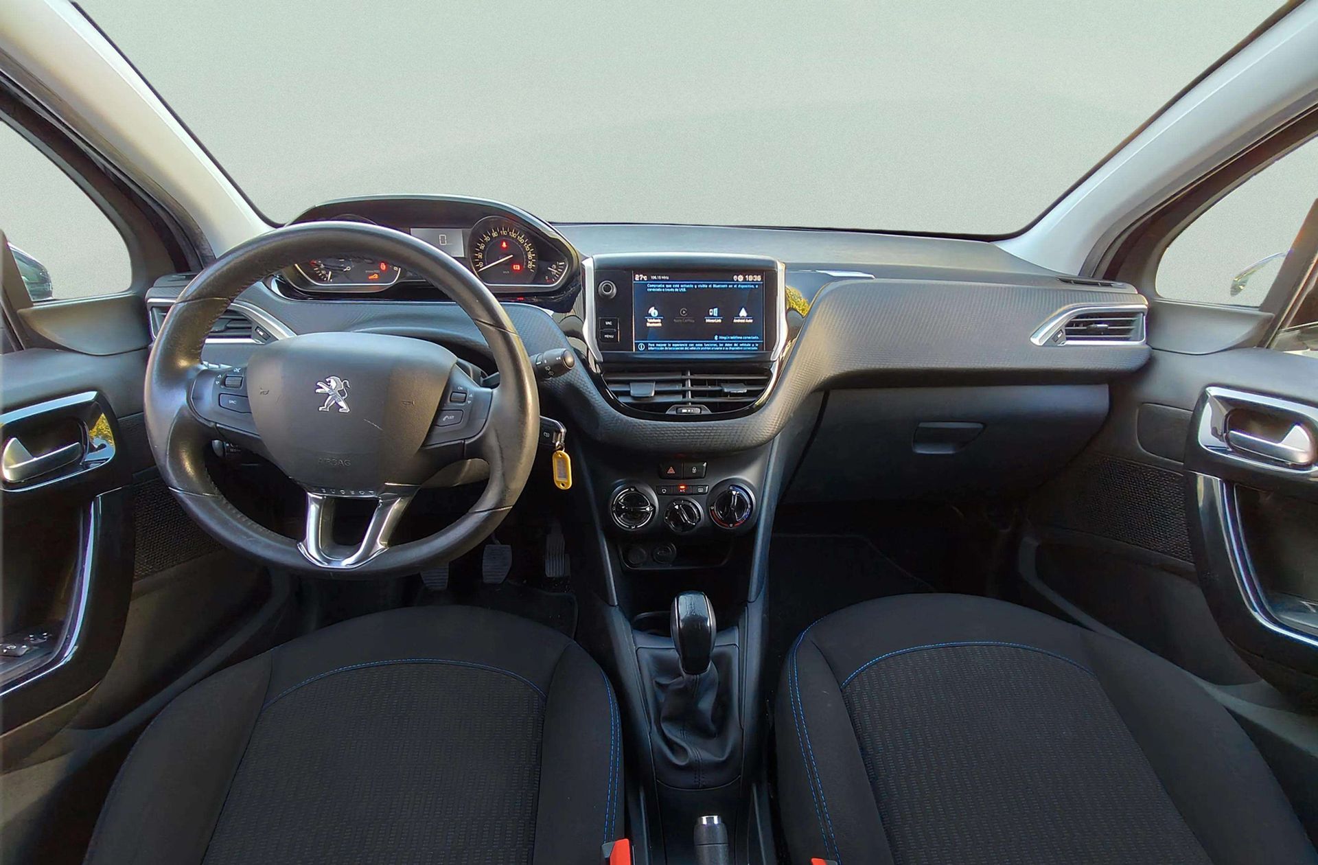 Peugeot 208 BlueHDi 100 Signature - foto 6