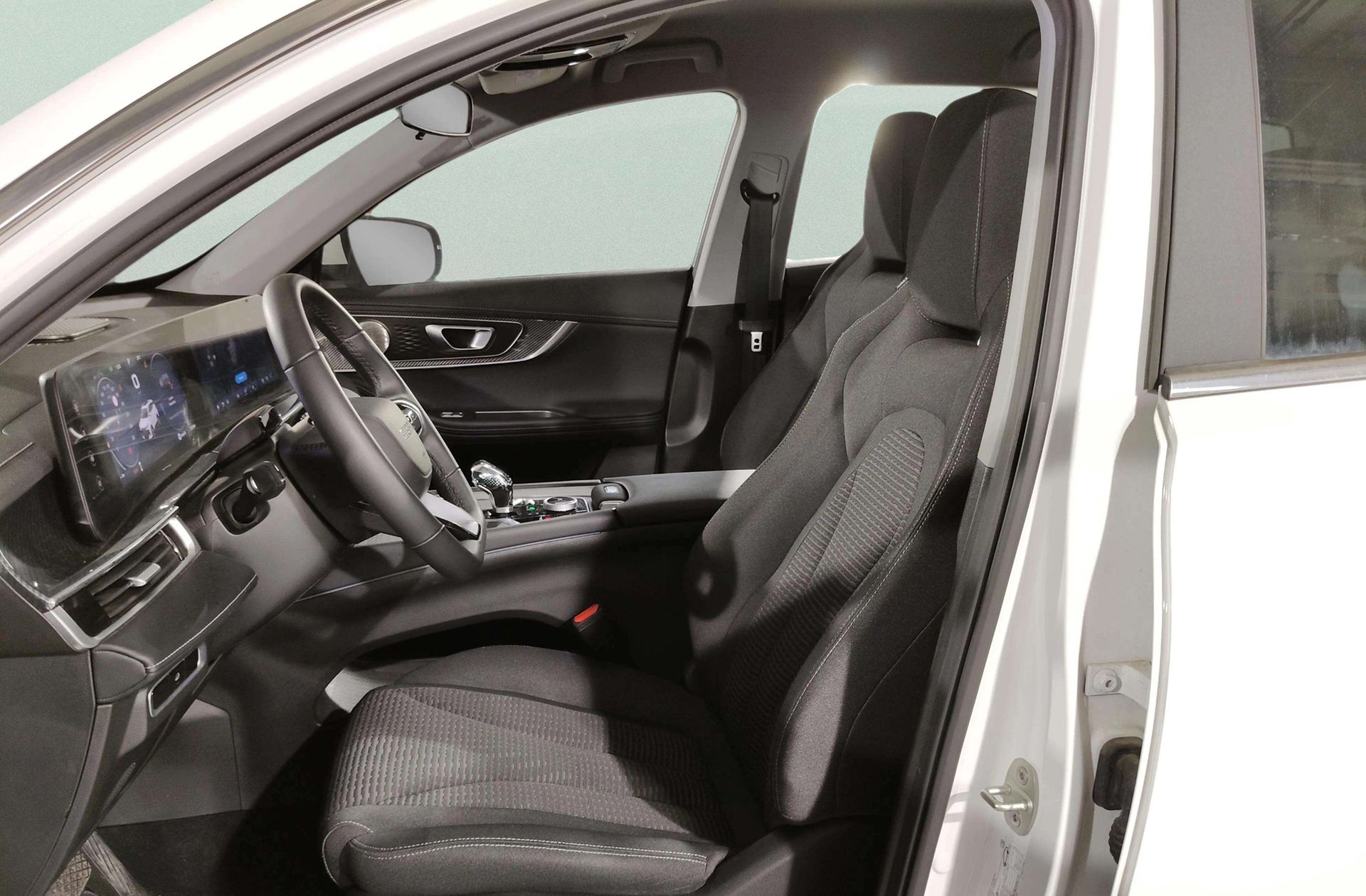 Ebro s700 1.6 T-GDi Comfort DCT - foto 12