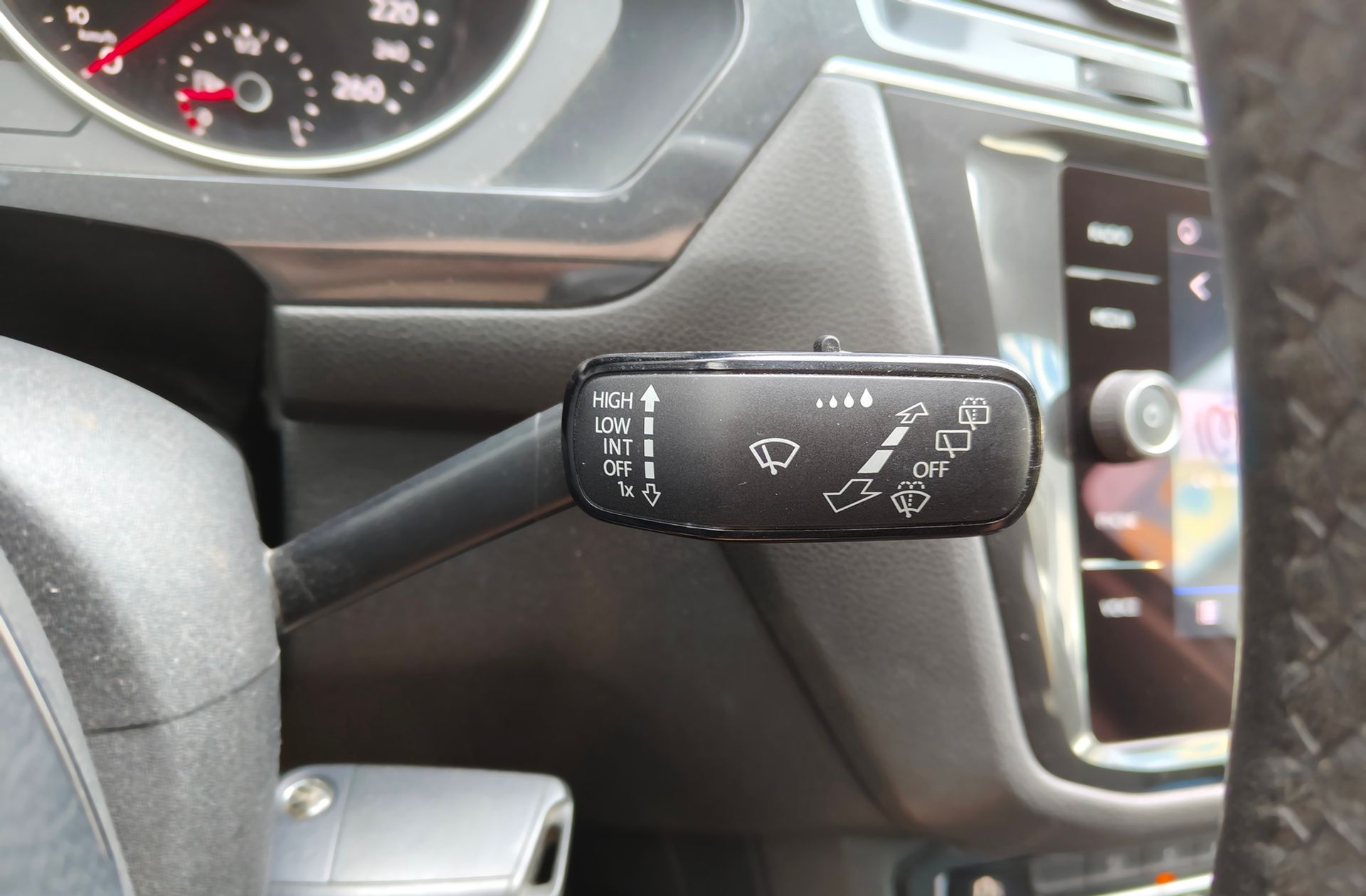 Volkswagen Tiguan Allspace Advance 2.0 TDI DSG 7 plazas - foto 35