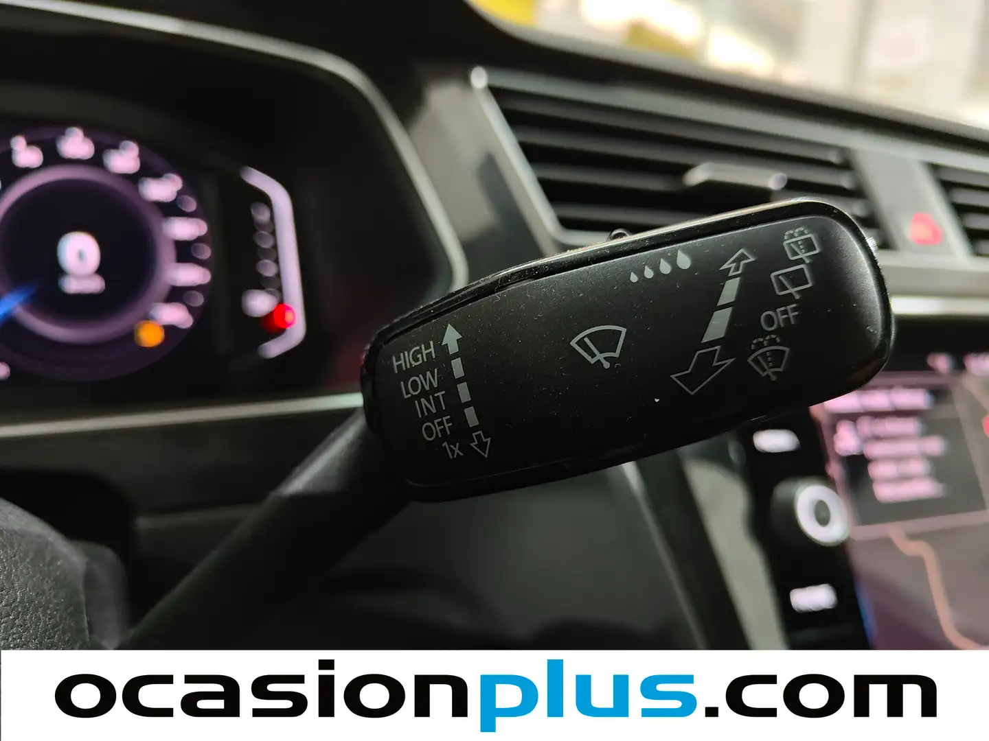 Foto Volkswagen Tiguan Volkswagen Tiguan Sport 2.0 TDI 4Motion (190 CV) DSG Pack R-Line