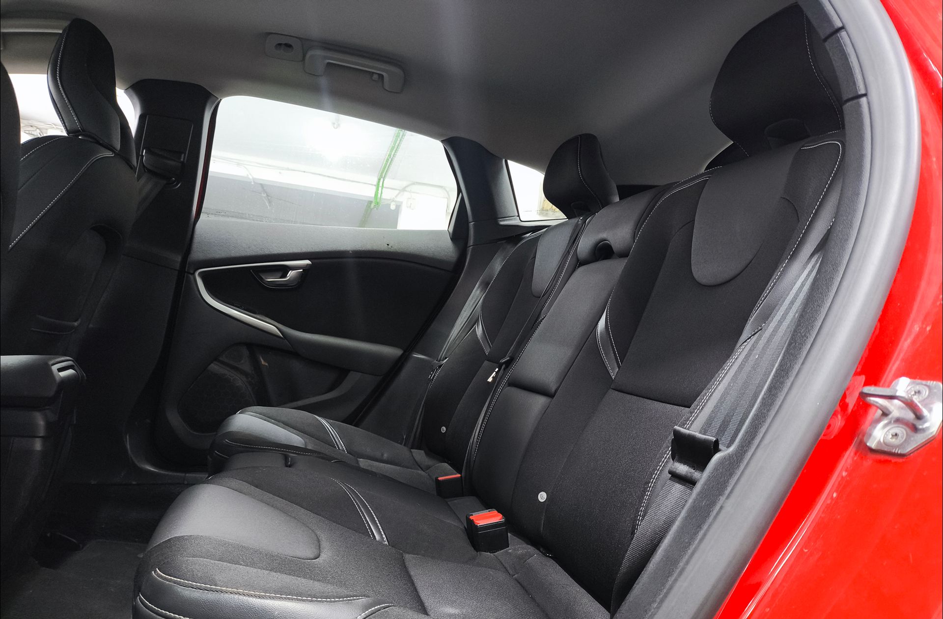 Volvo V40 2.0 D3 Momentum - foto 11