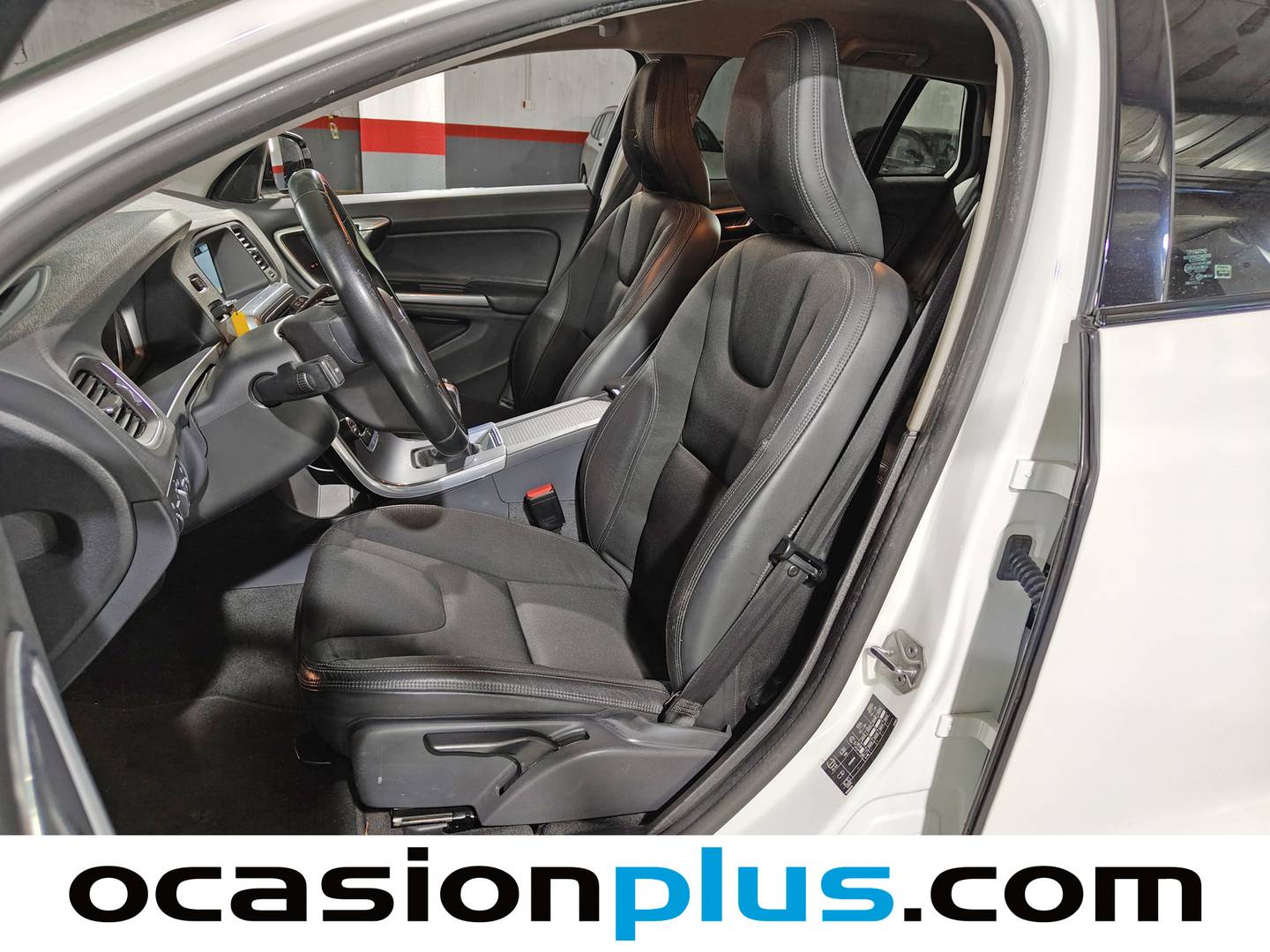 Foto Volvo V60 Cross Country Volvo V60 Cross Country Cross Country D3 Kinetic (150 CV)