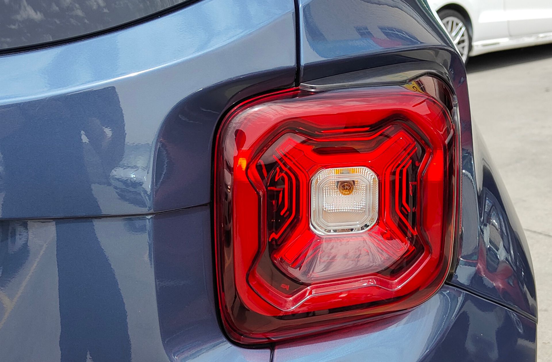 Jeep Renegade eHybrid 1.5 Limited ATX - foto 16