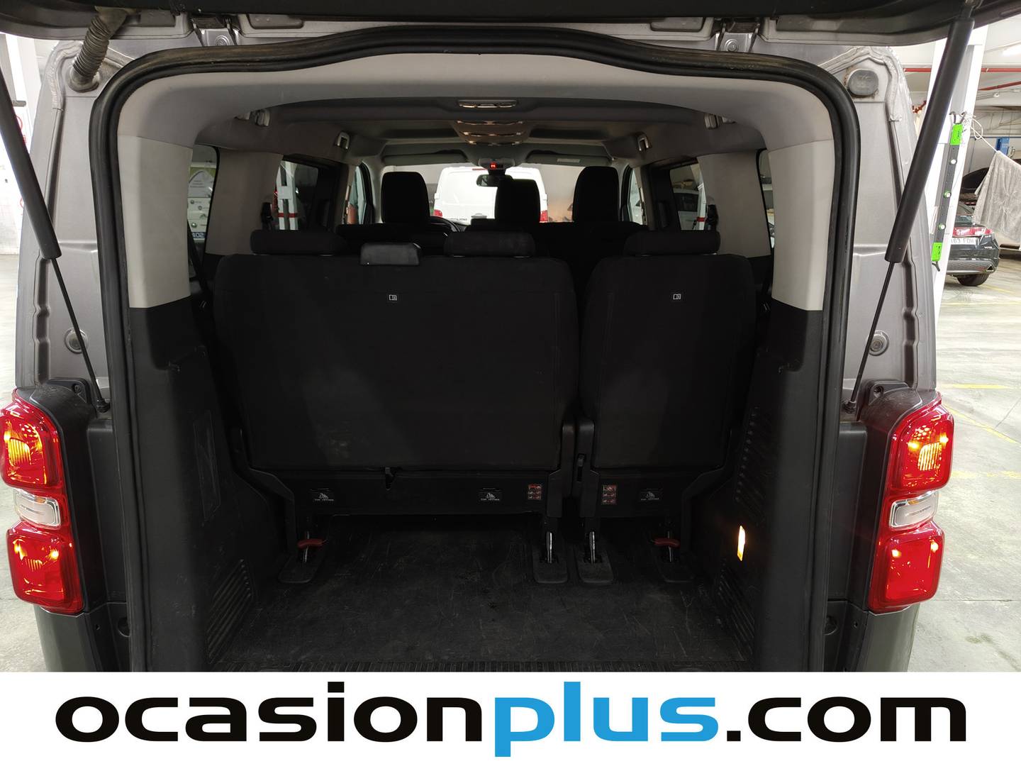 Fotos maletero Peugeot Traveller Peugeot Traveller 2.0 BlueHDi Business Standard (150 CV) 9 Plazas
