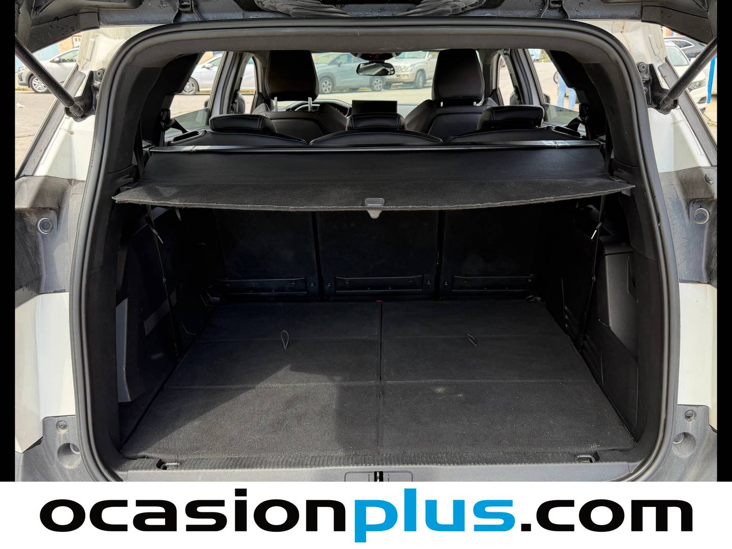 Foto Peugeot 5008 Peugeot 5008 PureTech 130 S&S Allure Pack EAT8 (130 CV) 7 Plazas siete plazas