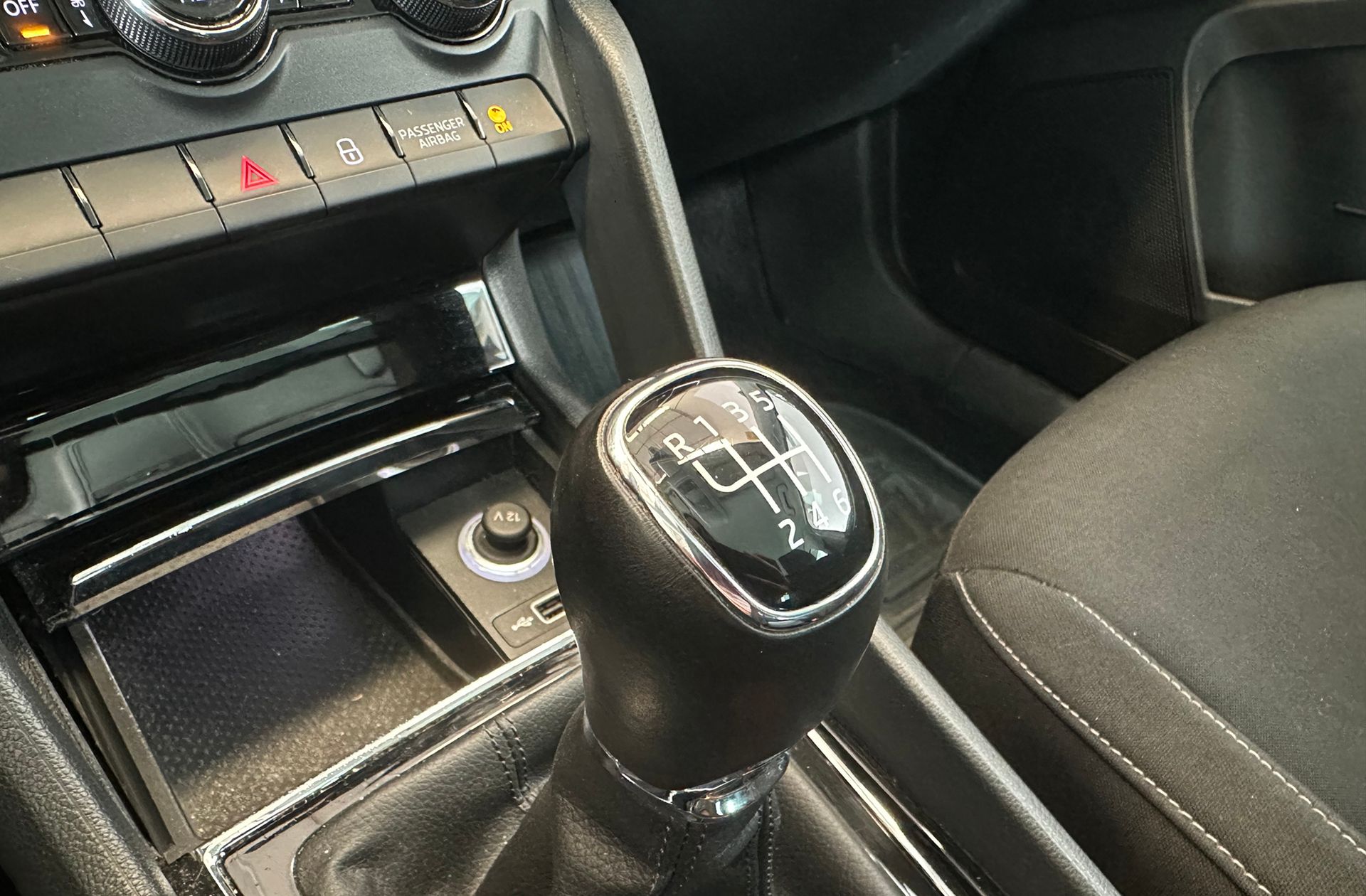 Škoda Karoq 1.6 TDI Like - foto 5