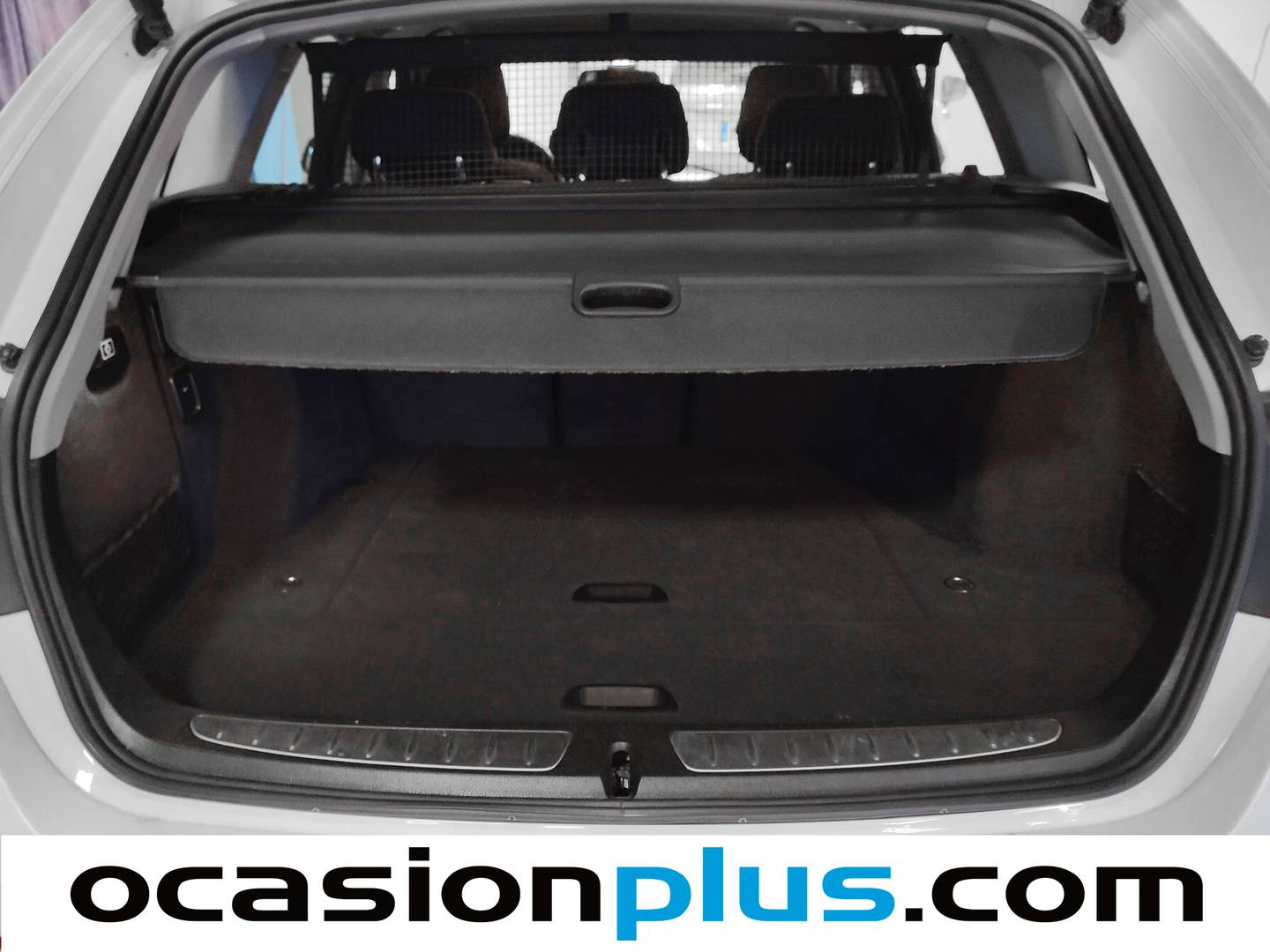 Fotos maletero BMW Serie 3 BMW Serie 3 318d Touring (143 CV)