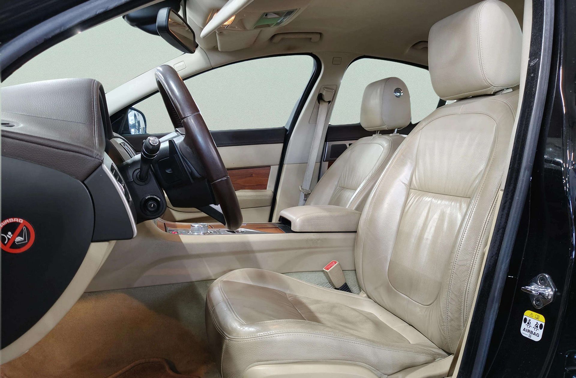 Jaguar XF 3.0 V6 Luxury - foto 9