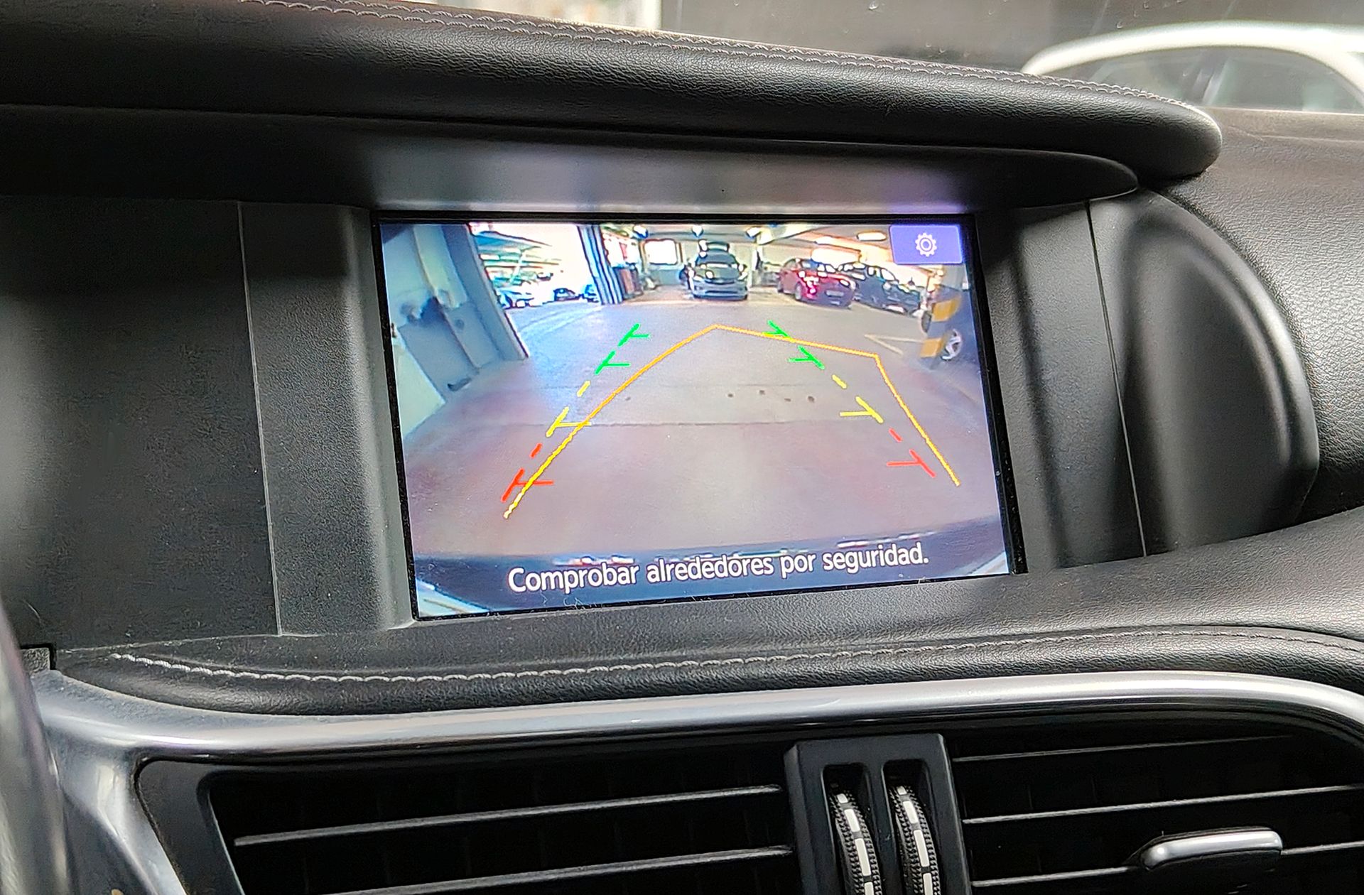 Infiniti Q30 1.6T Premium - foto 10