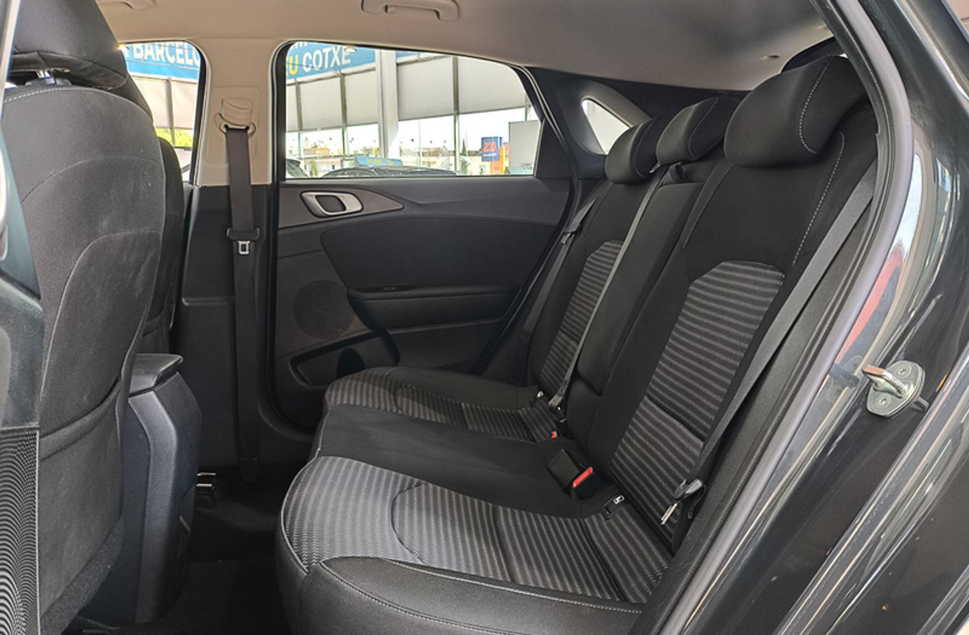 Kia Ceed 1.6 MHEV iMT Drive - foto 11