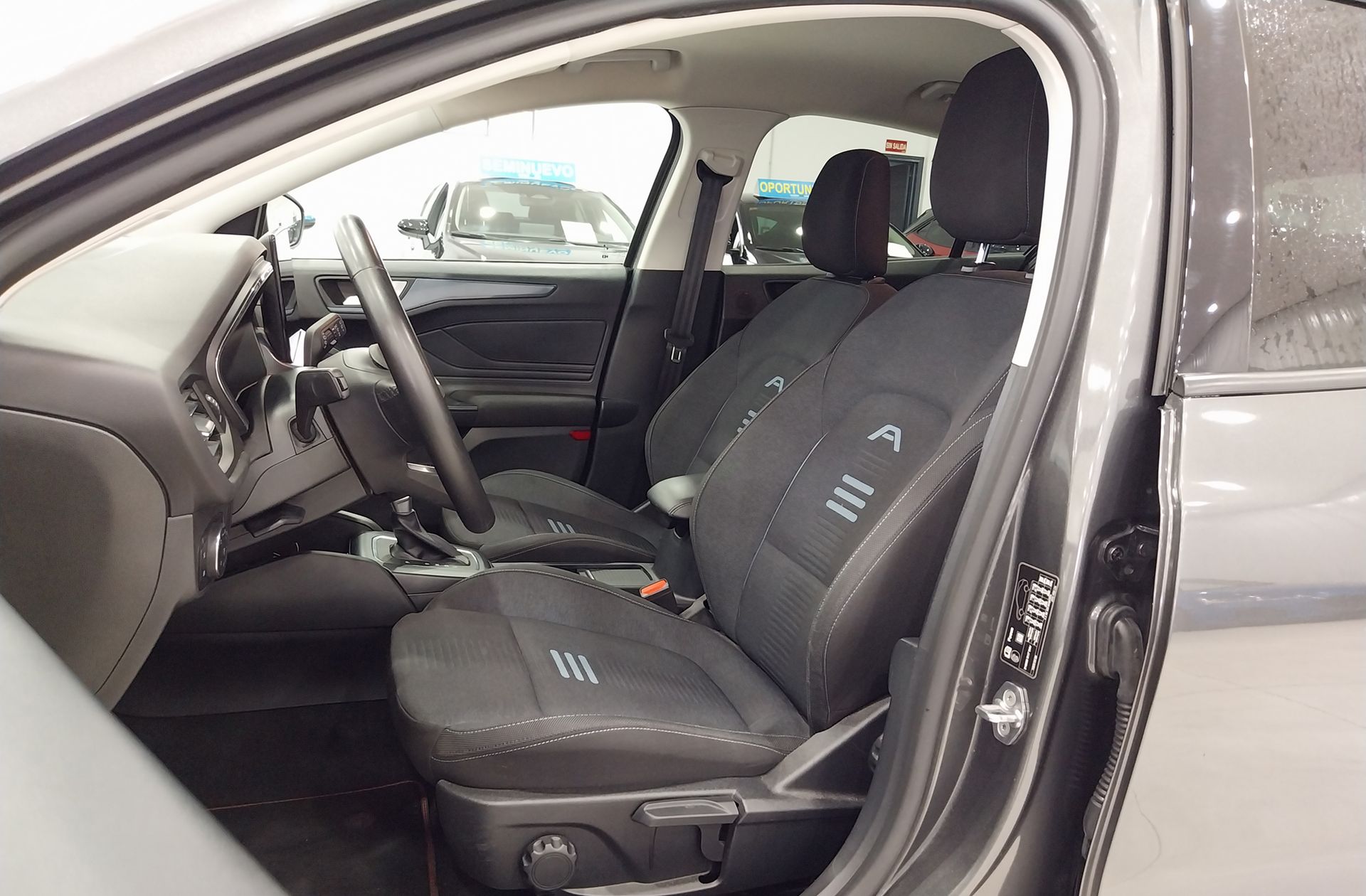 Ford Focus 1.0 EcoBoost MHEV Active - foto 12