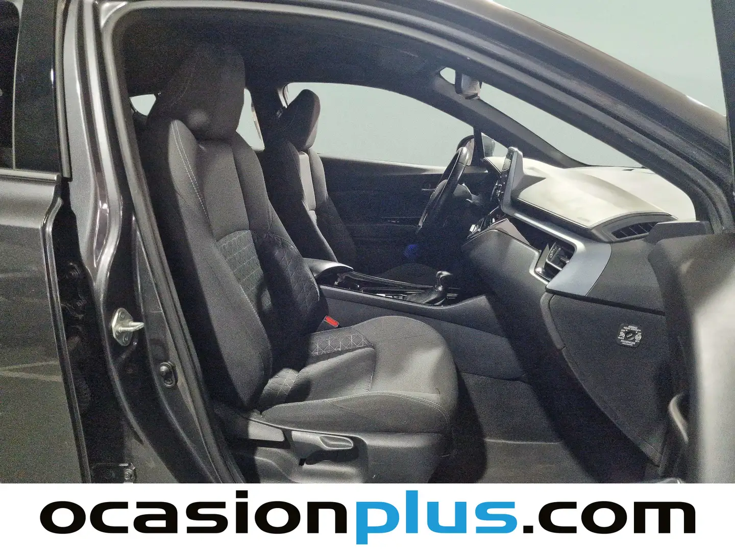 Foto Toyota C-HR Toyota C-HR 1.8 125H Advance (122 CV)