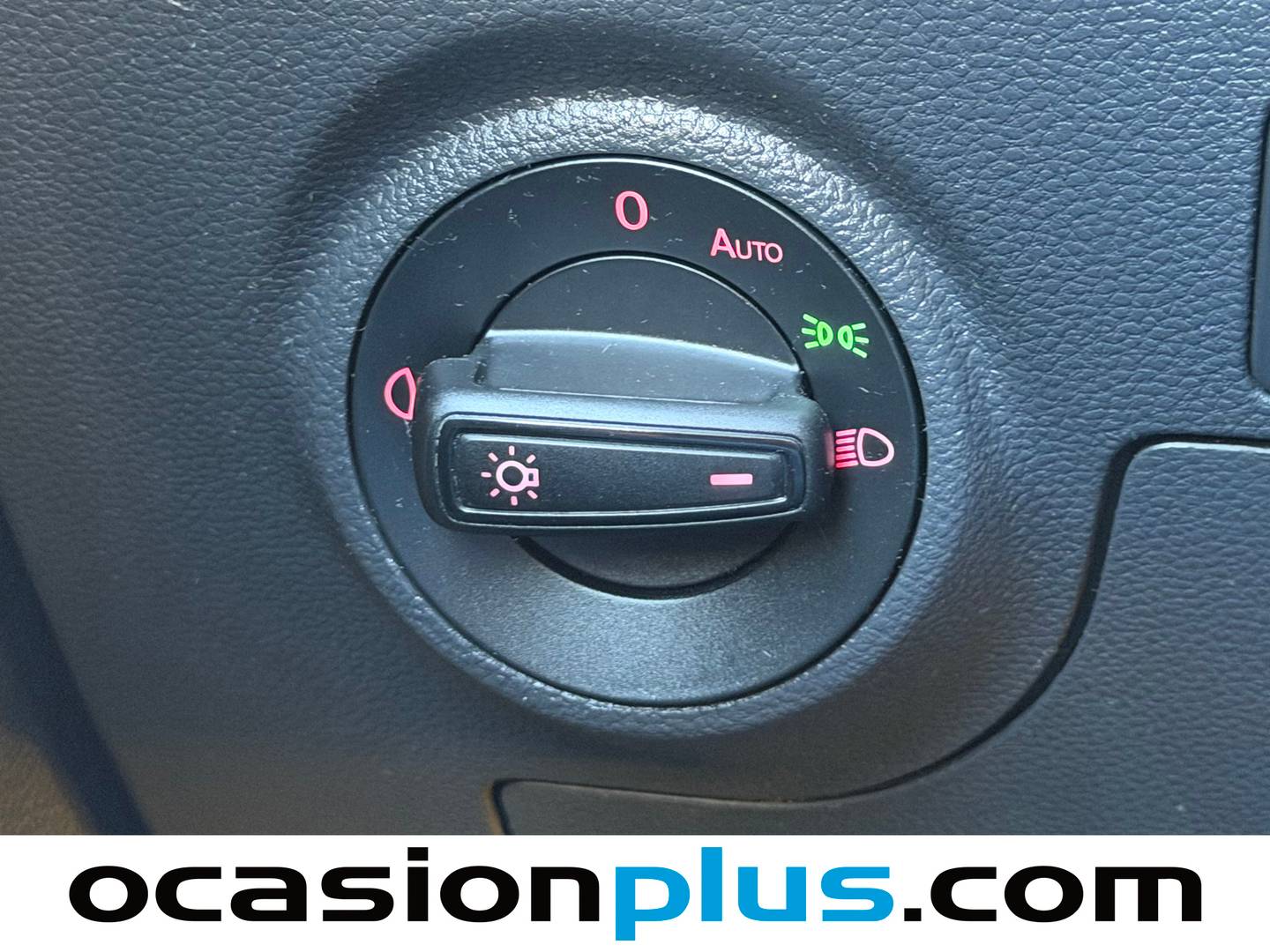 Extras y acabados del Seat Arona Seat Arona 1.0 TSI Ecomotive Reference Plus (95 CV)