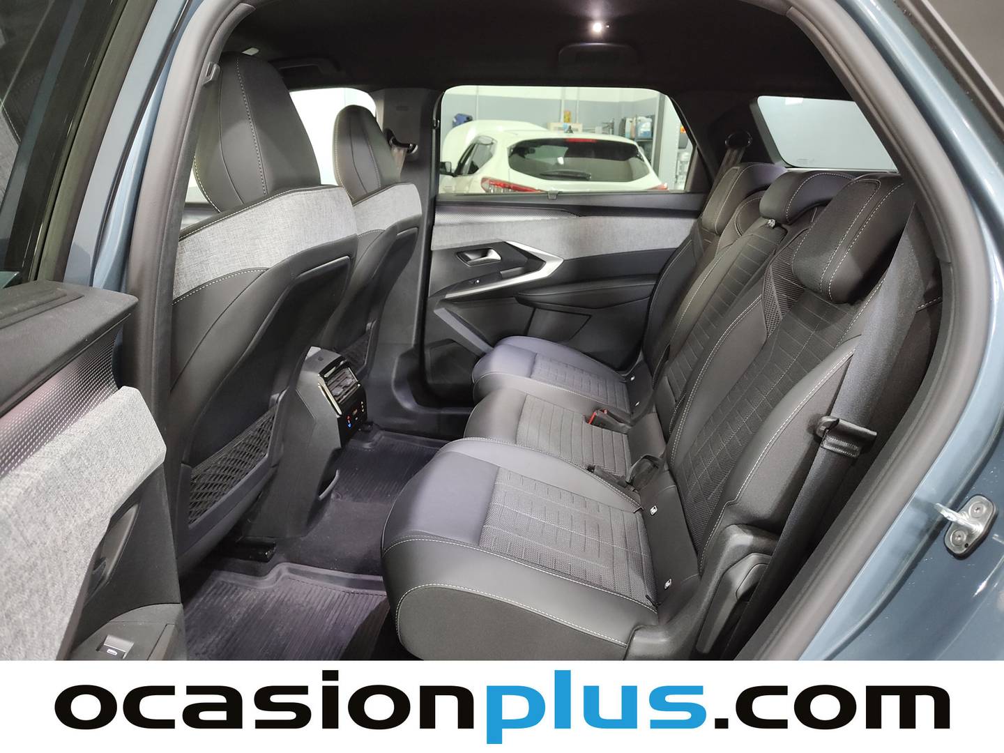 Foto asientos traseros Peugeot 5008 Hybrid Peugeot 5008 Hybrid 1.2 GT eDCS6 (136 CV) 7 Plazas