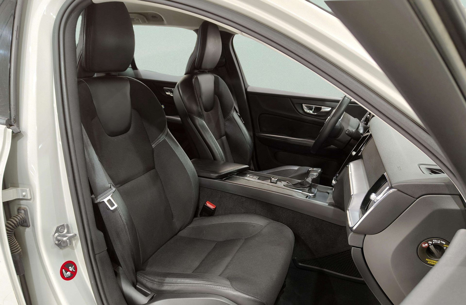 Volvo V60 D4 Momentum - foto 18