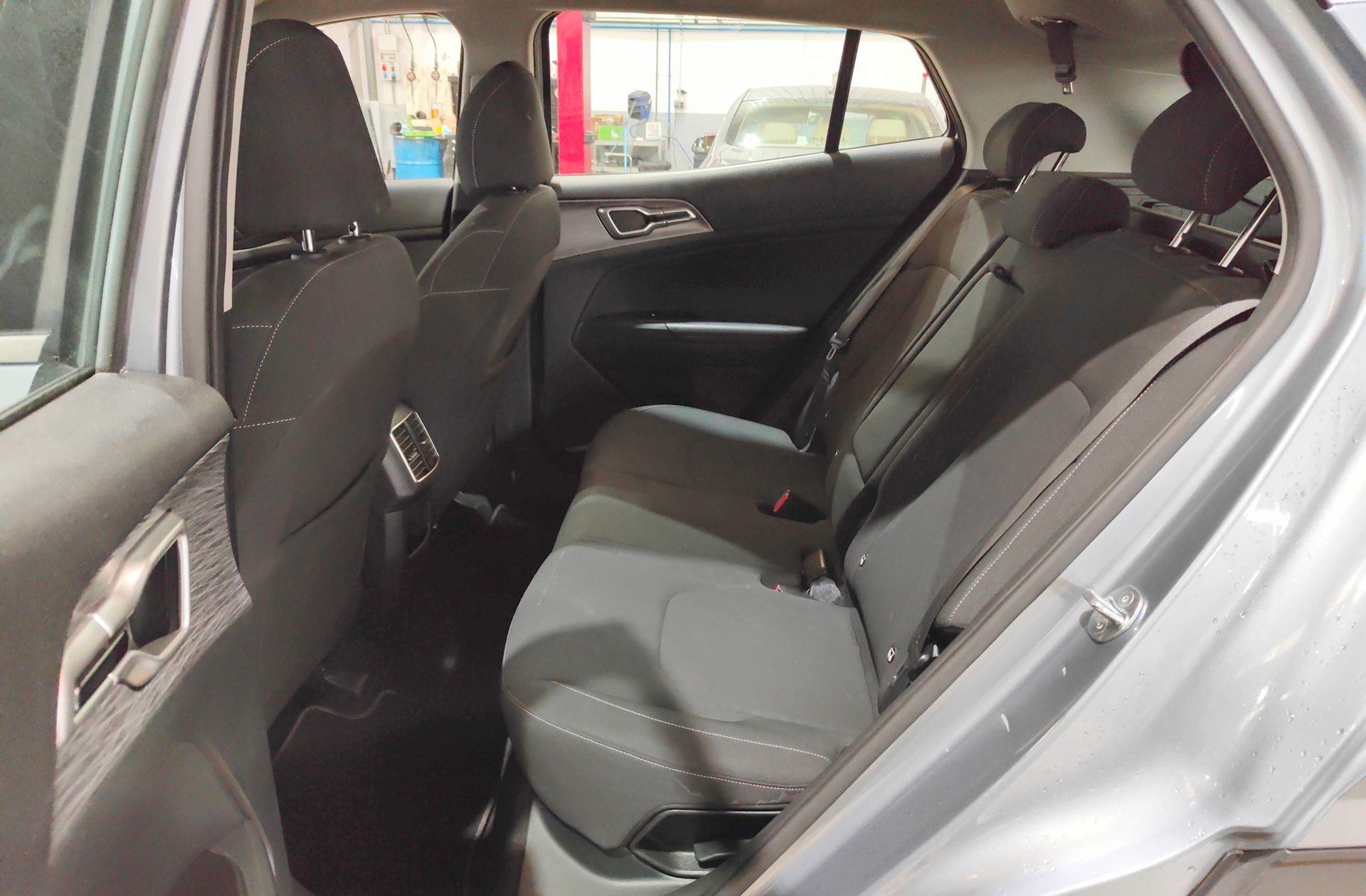 Kia Sportage 1.6 CRDi MHEV Business 4x2 - foto 12