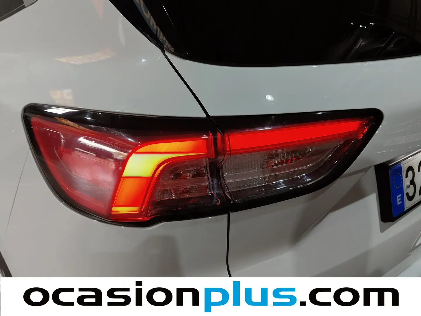 Foto Ford Kuga Ford Kuga 1.5 EcoBlue Titanium Auto (120 CV)