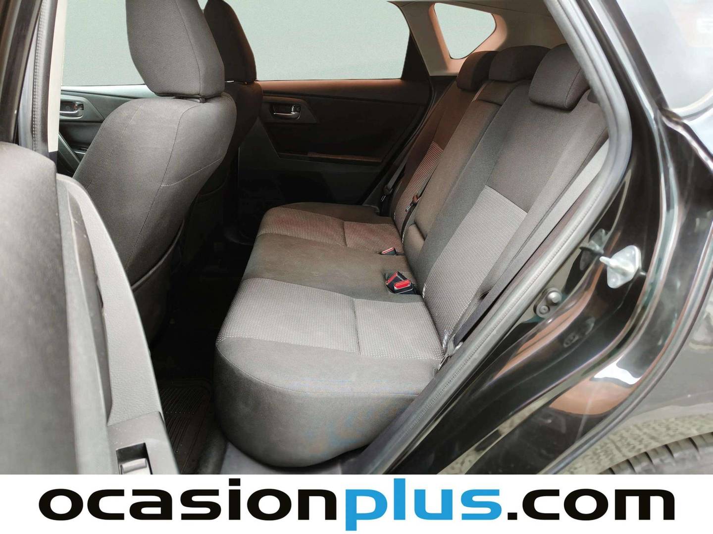 Foto asientos traseros Toyota Auris Toyota Auris 130 Active (132 CV)