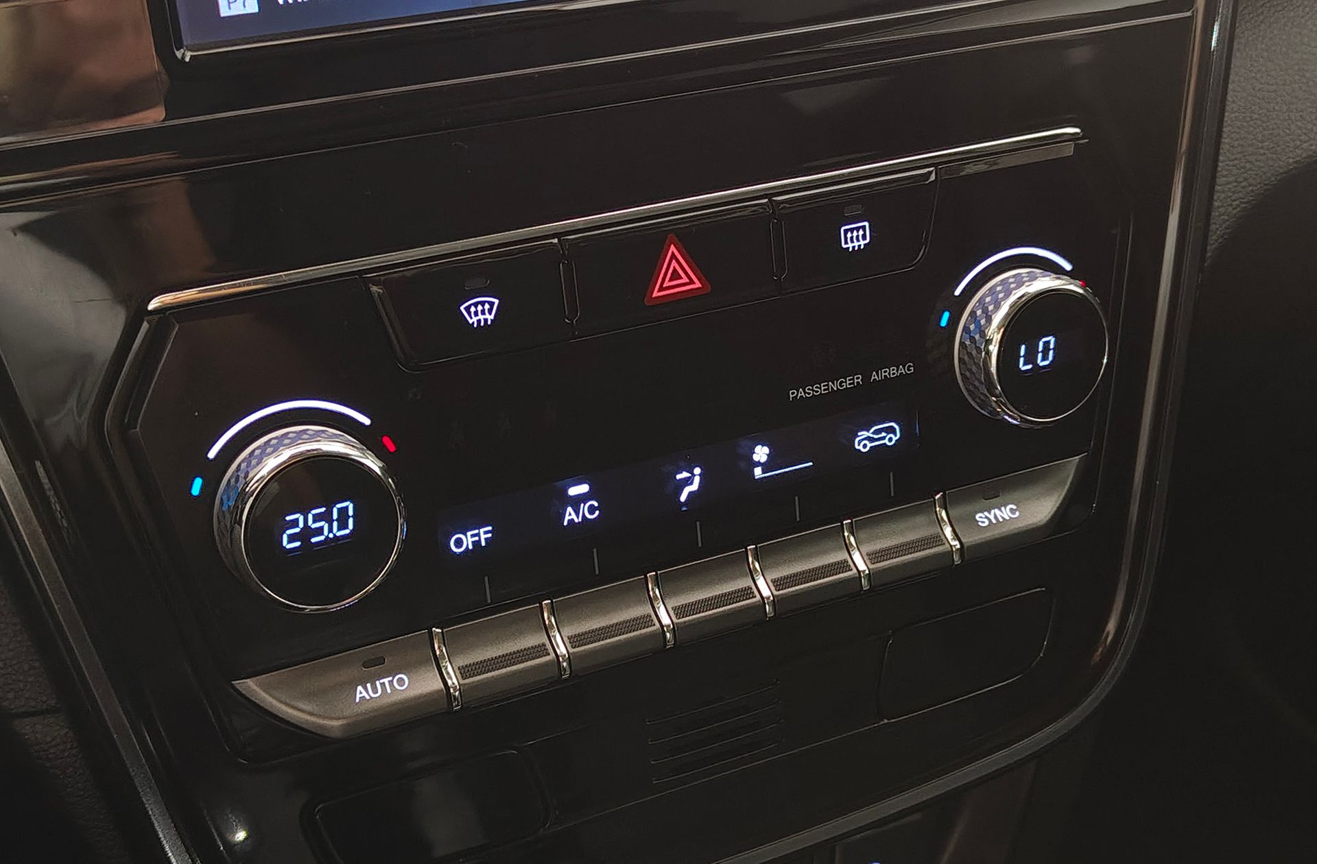 SsangYong Tivoli 1.2 G12T Urban - foto 26