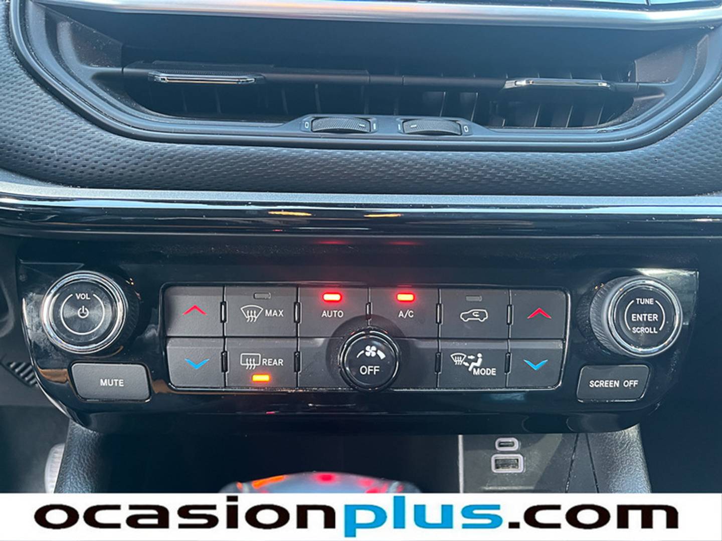 Foto Jeep Compass Jeep Compass 1.5 MHEV Night Eagle DCT (130 CV)